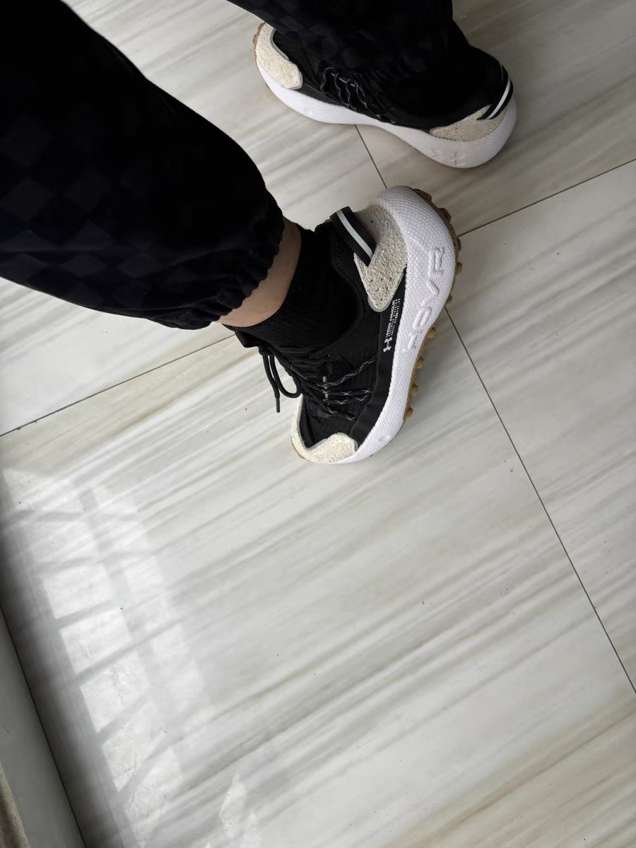 custom review-Under Armour VENTURE PRO Амортизация Износостойкий Низкий Топ Повседневная Обувь Унисекс Черный Белый