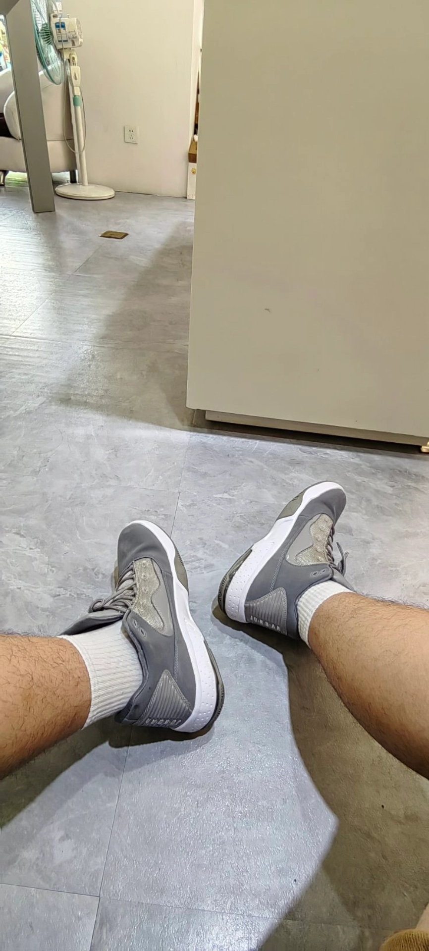 custom review-Jordan Max Aura 2 Амортизаторы Шок Резистентность к Сцеплению Резистентность к Износу MID Топ Винтажные баскетбольные кроссовки Мужской Серый Белый