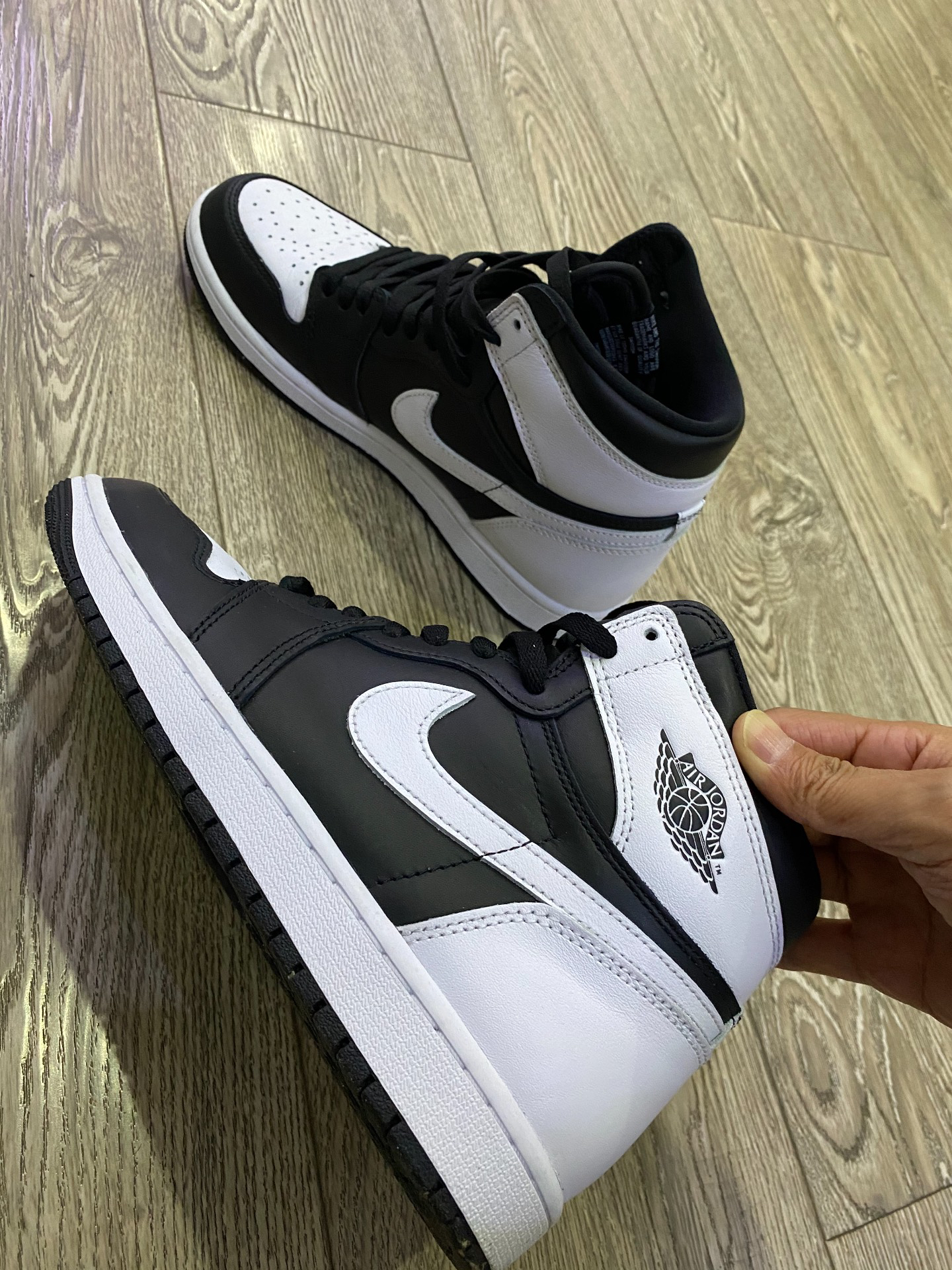 aj1白黑月图片