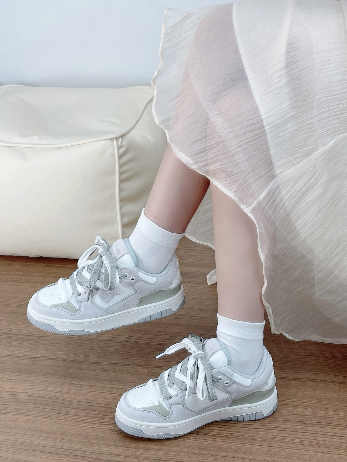 今天穿复古白板鞋