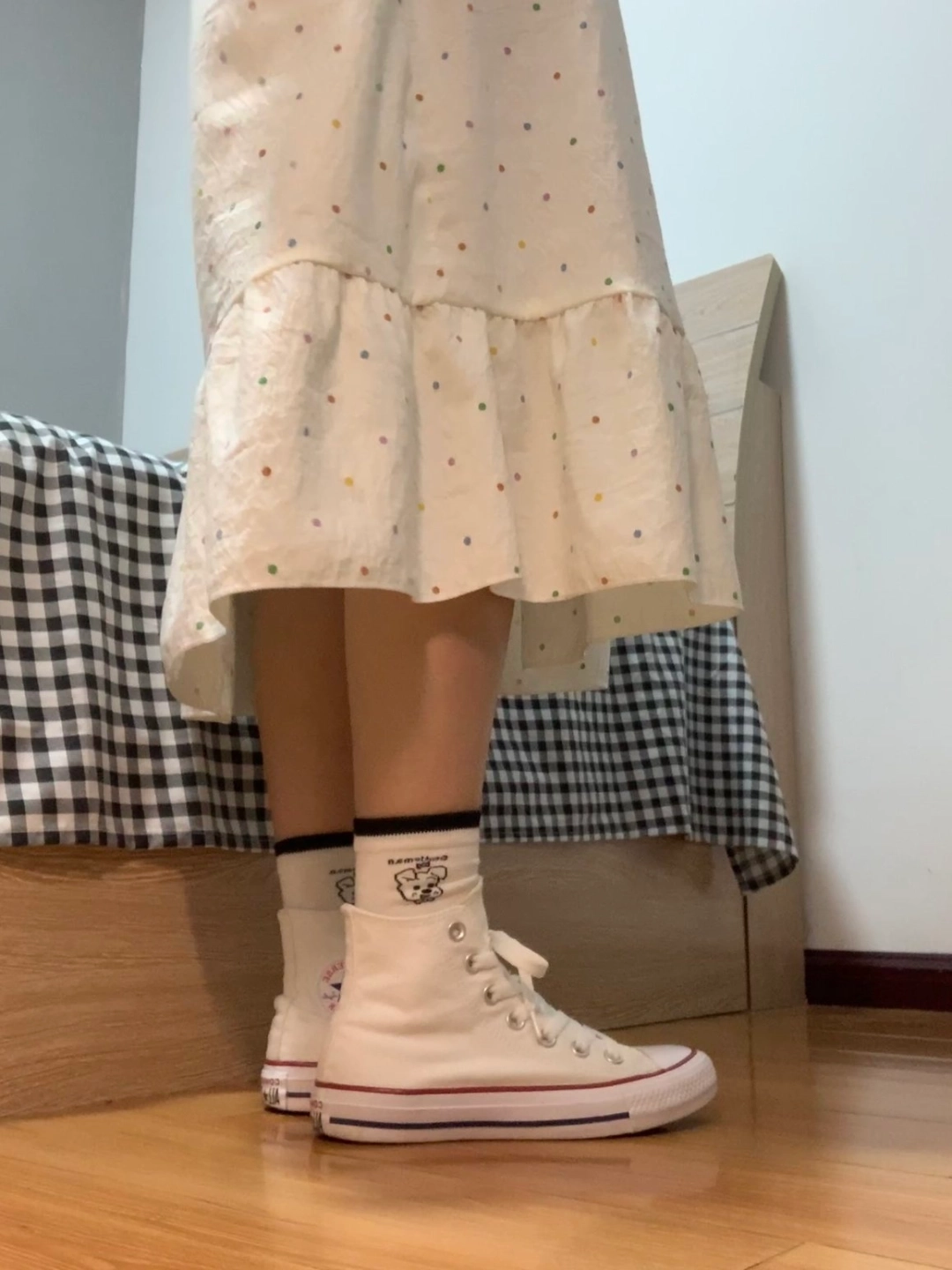 白色匡威巨巨巨百搭!