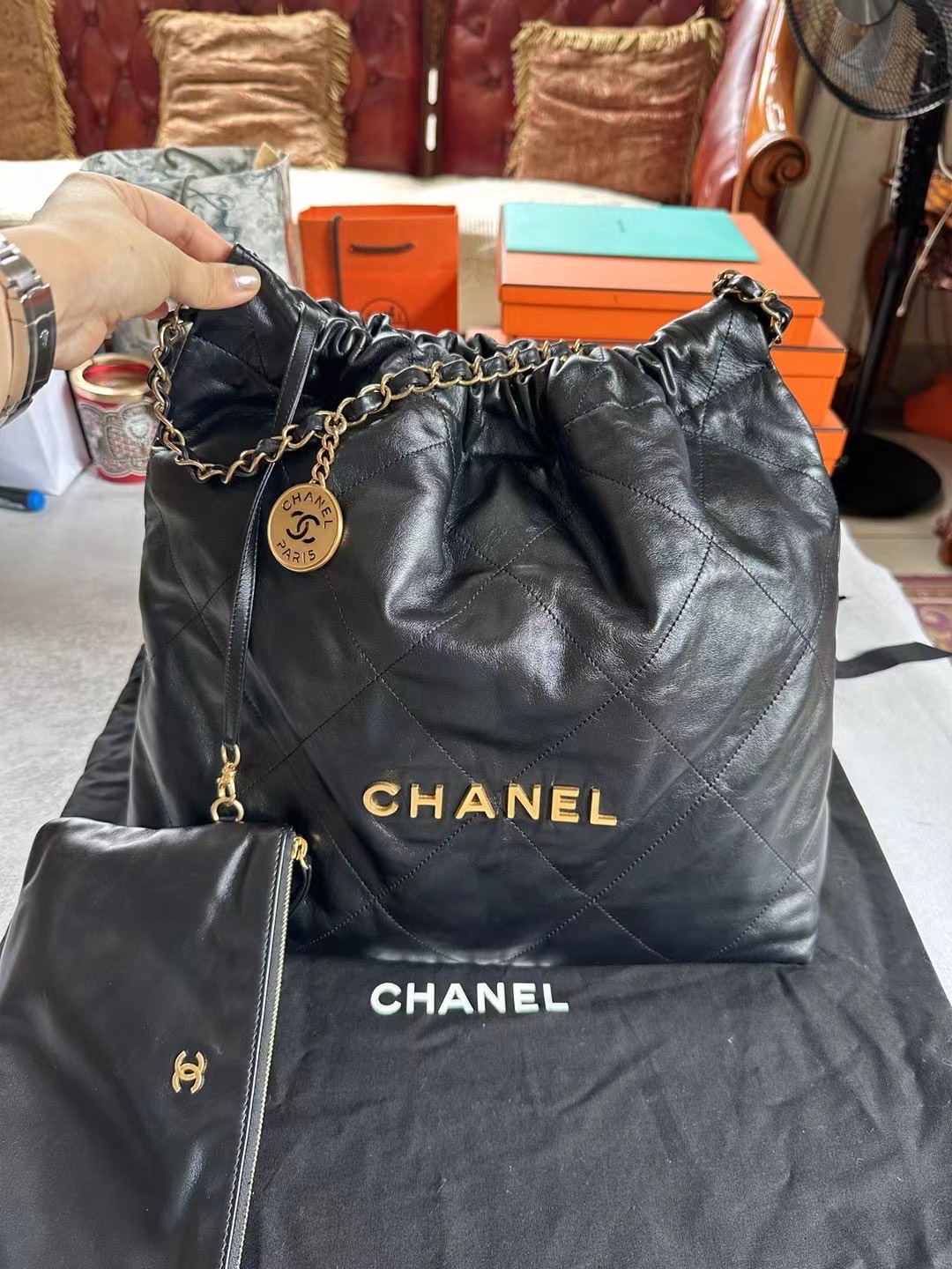 Реплики брендов сумочки-Chanel 22A товары косметич