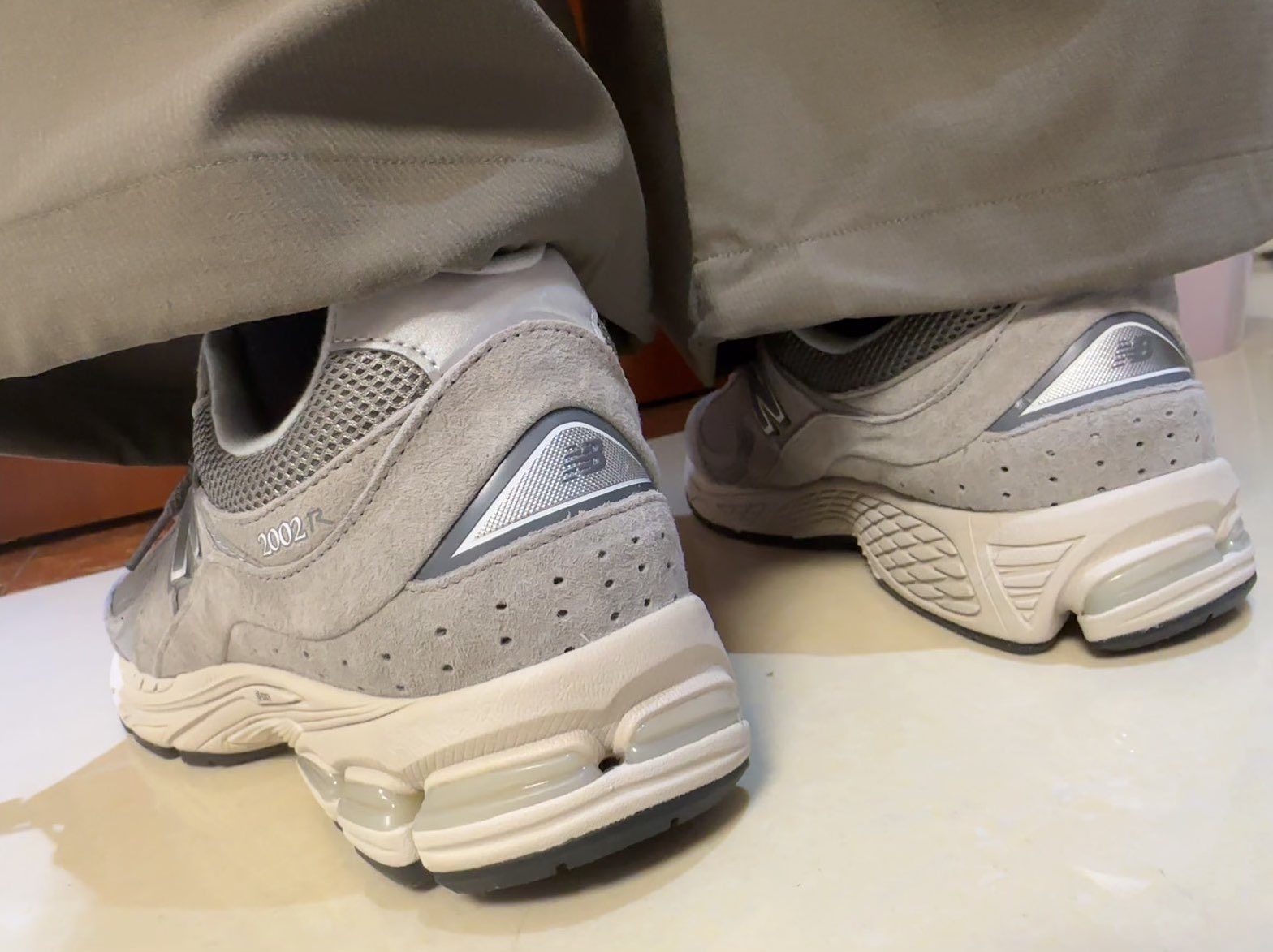 custom review-New Balance 2002R Marblehead Light Aluminum