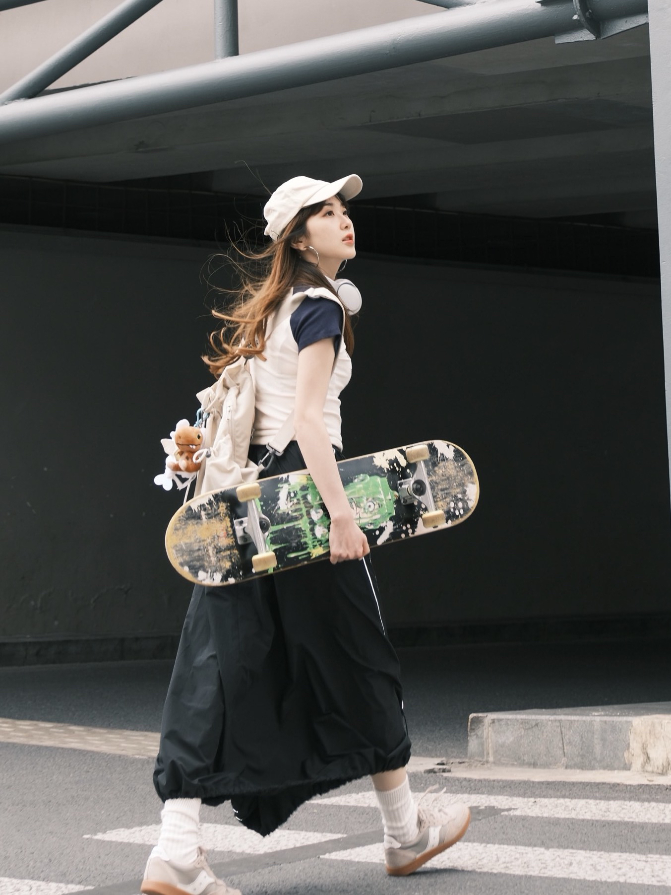 滑板女孩,这街头自由感爱惨了