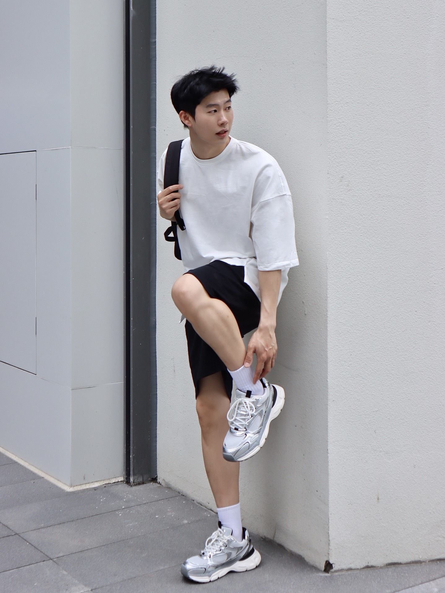男生夏季极简运动休闲穿搭