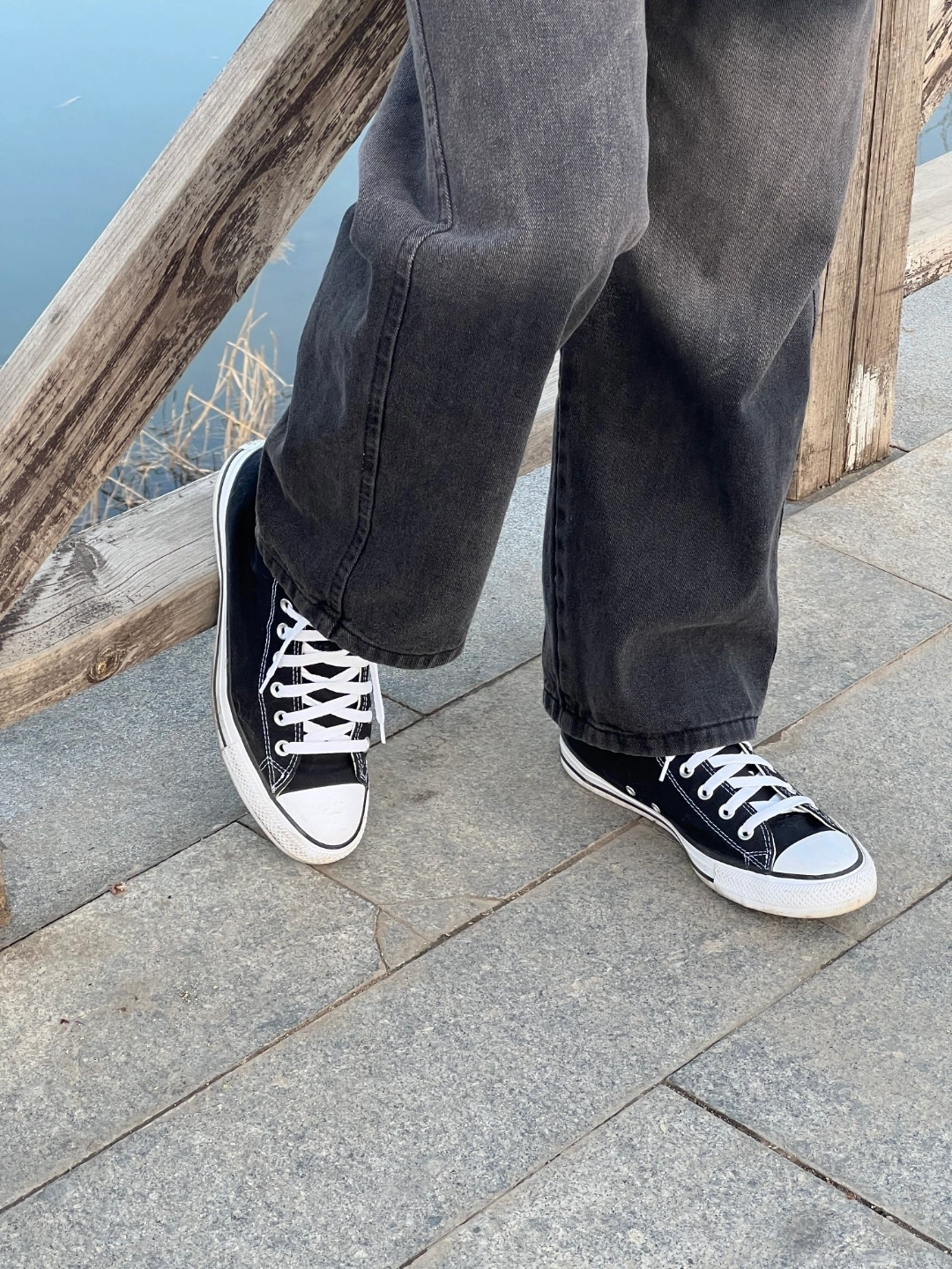 标
高帮休闲运动硫化百搭板鞋 男女鞋经典帆布鞋学
这个系列是匡威最