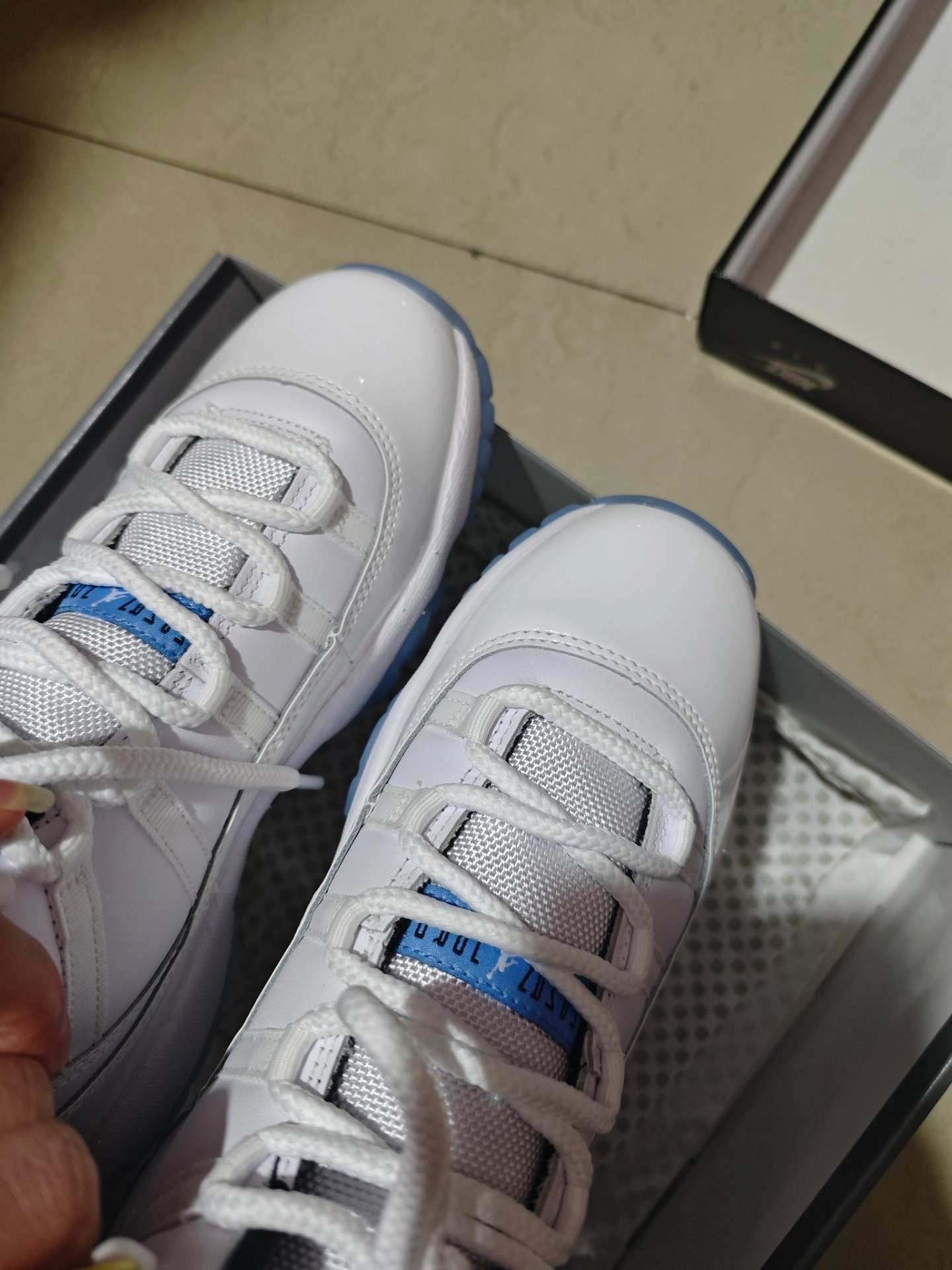 custom review-Jordan Air Jordan 11 Anti Kick Cushioning High Top Children
s Basketball Shoes White Teenagers