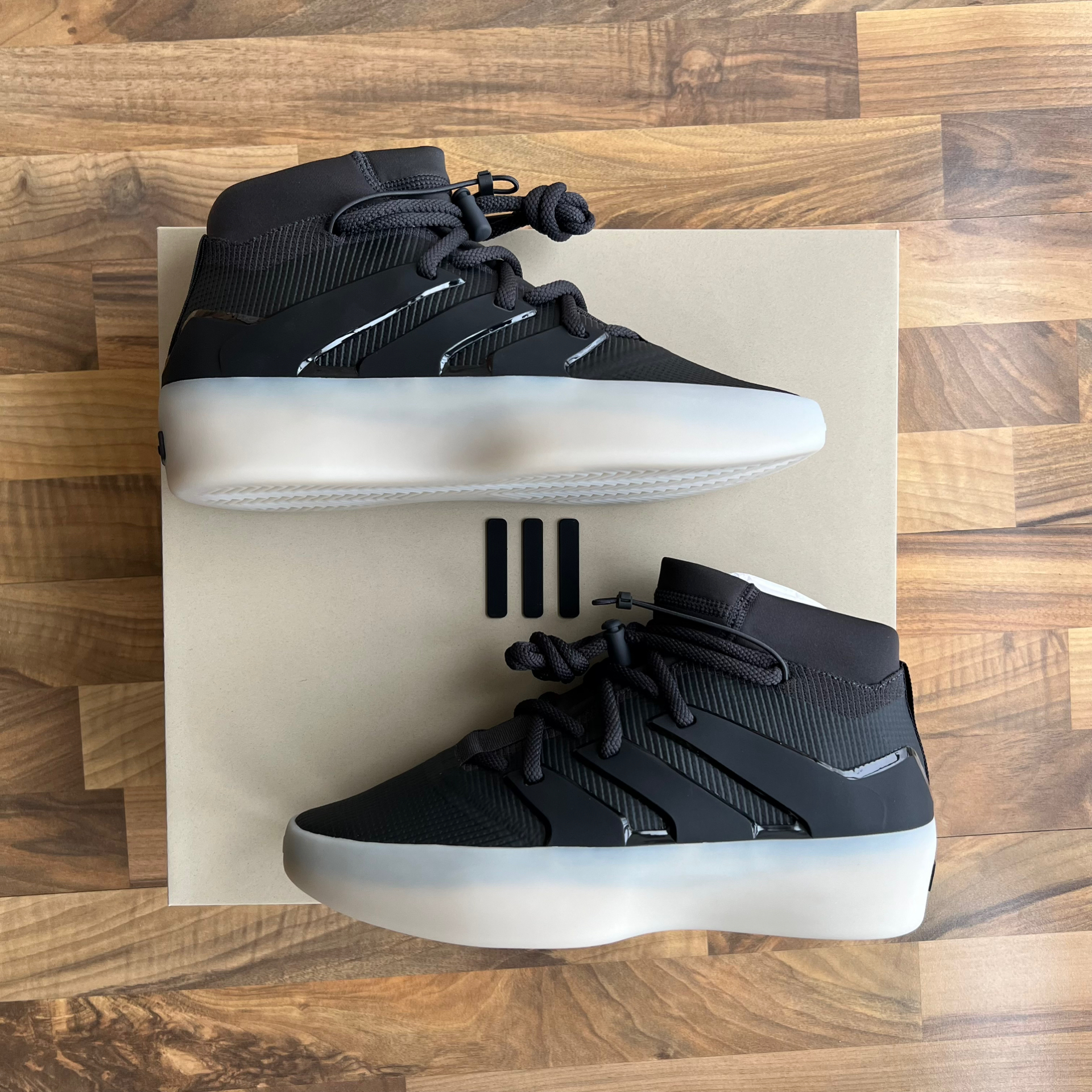 【Adidas x Fear of God】 Athletics I Basketball Carbon 人気 Fear of God Athletics 1 Basketball - Carbon Sesame