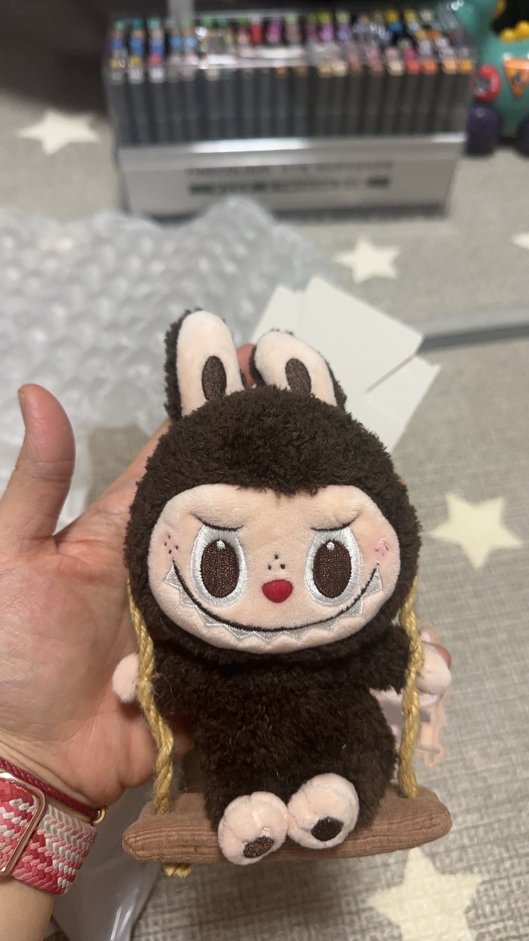 custom review-POP MART THE MONSTERS LABUBU Timber Workshop, Виниловая Плюшевая Подвеска "Лабубу На Качелях", Слепая Коробка, Одиночная Коробка/полный Набор