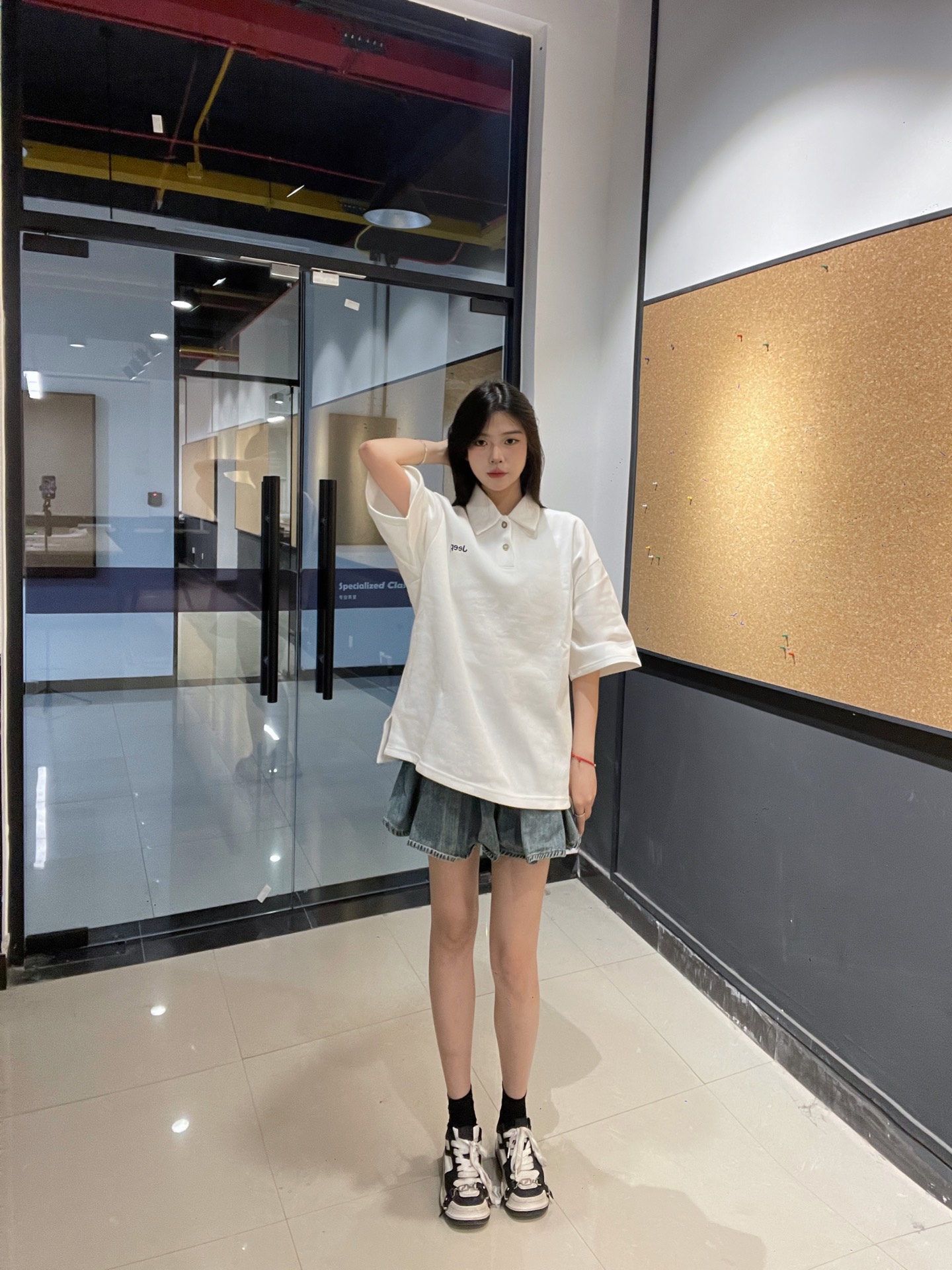 谁懂!白色polo衫这样搭真的好清纯