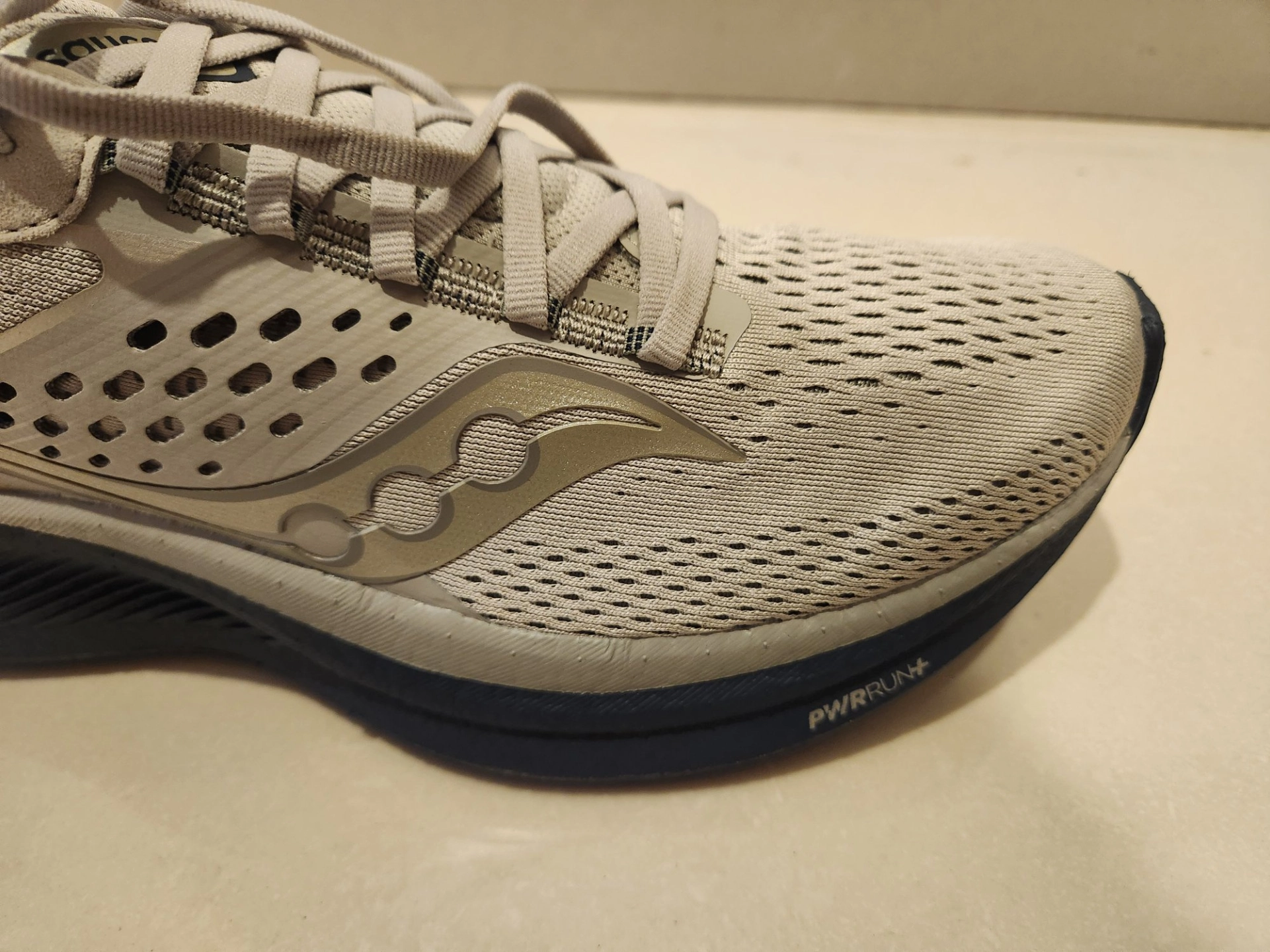 custom review-Saucony RIDE 17 Амортизаторы Slip-Resistant Дышащий Низкий Топ Тренировочные Спринт Беговые кроссовки Мужские Светло-Серый