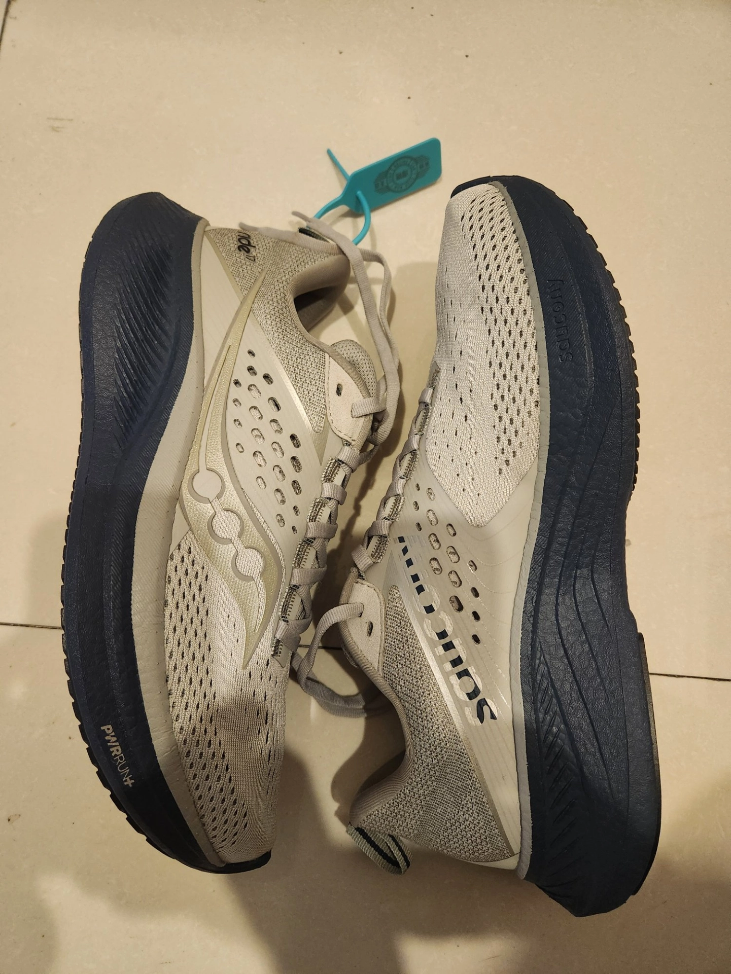 custom review-Saucony RIDE 17 Амортизаторы Slip-Resistant Дышащий Низкий Топ Тренировочные Спринт Беговые кроссовки Мужские Светло-Серый
