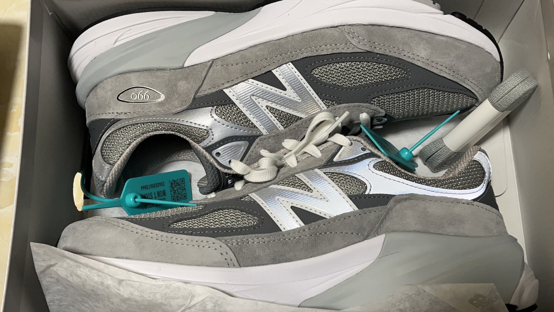 custom review-New Balance NB 990 V6 Амортизация и Дышащий Низкий Топ Повседневные Городские Кроссовки для Коммутирования и Беговые Кроссовки Мужские Серые