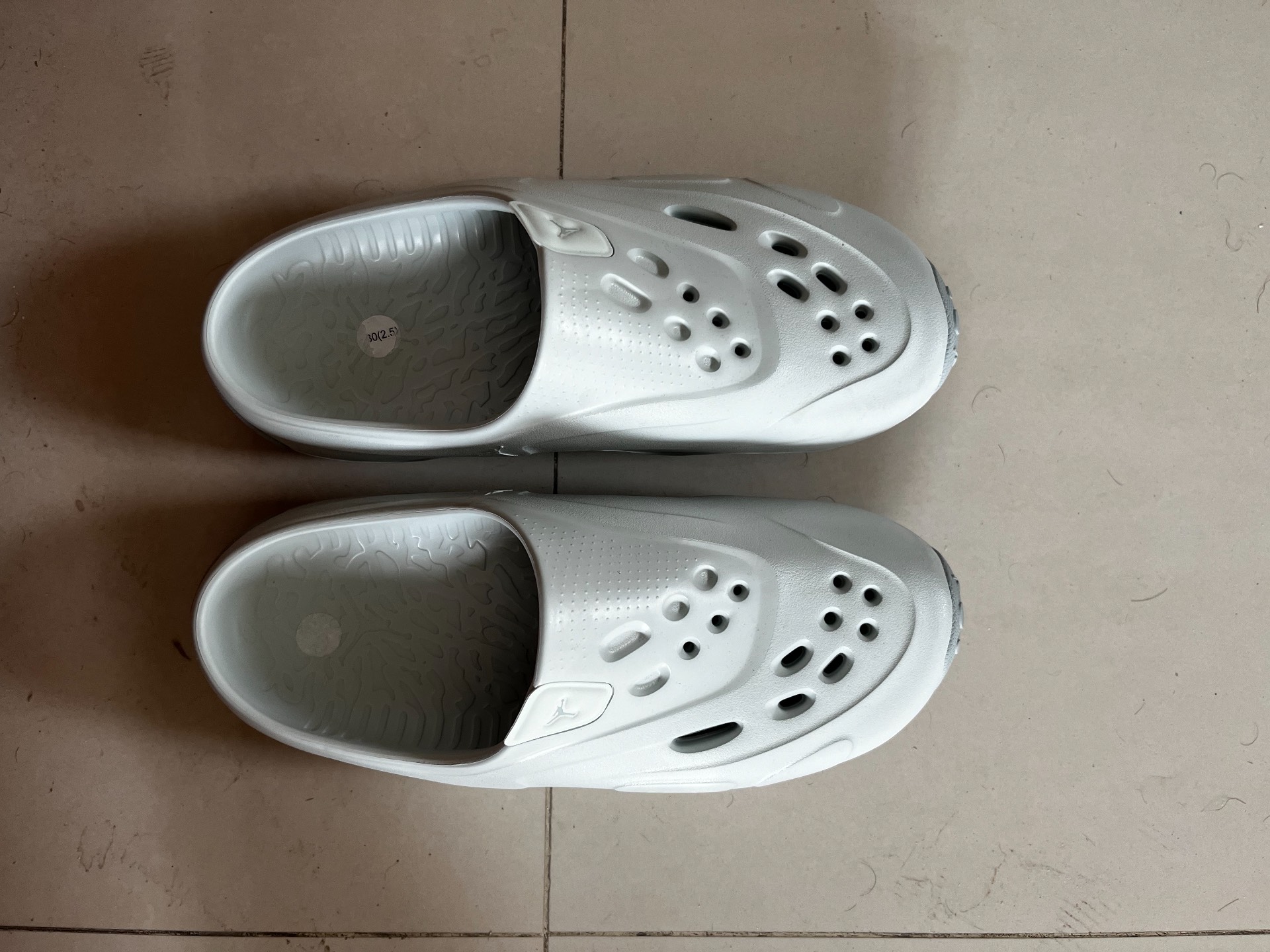 custom review-Джордан Roam Резиновая подошва Противоскользящие домашние тапочки Мужские Серебристо-серый