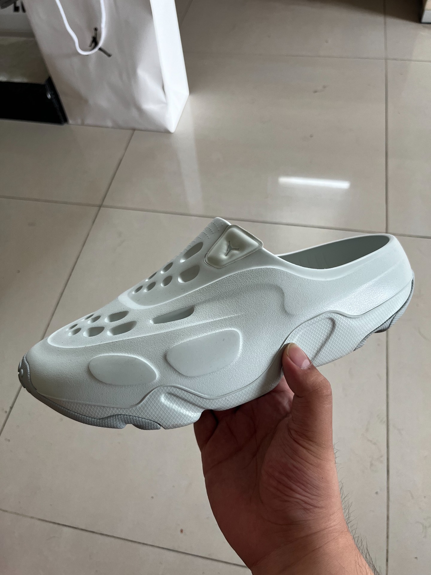 custom review-Джордан Roam Резиновая подошва Противоскользящие домашние тапочки Мужские Серебристо-серый