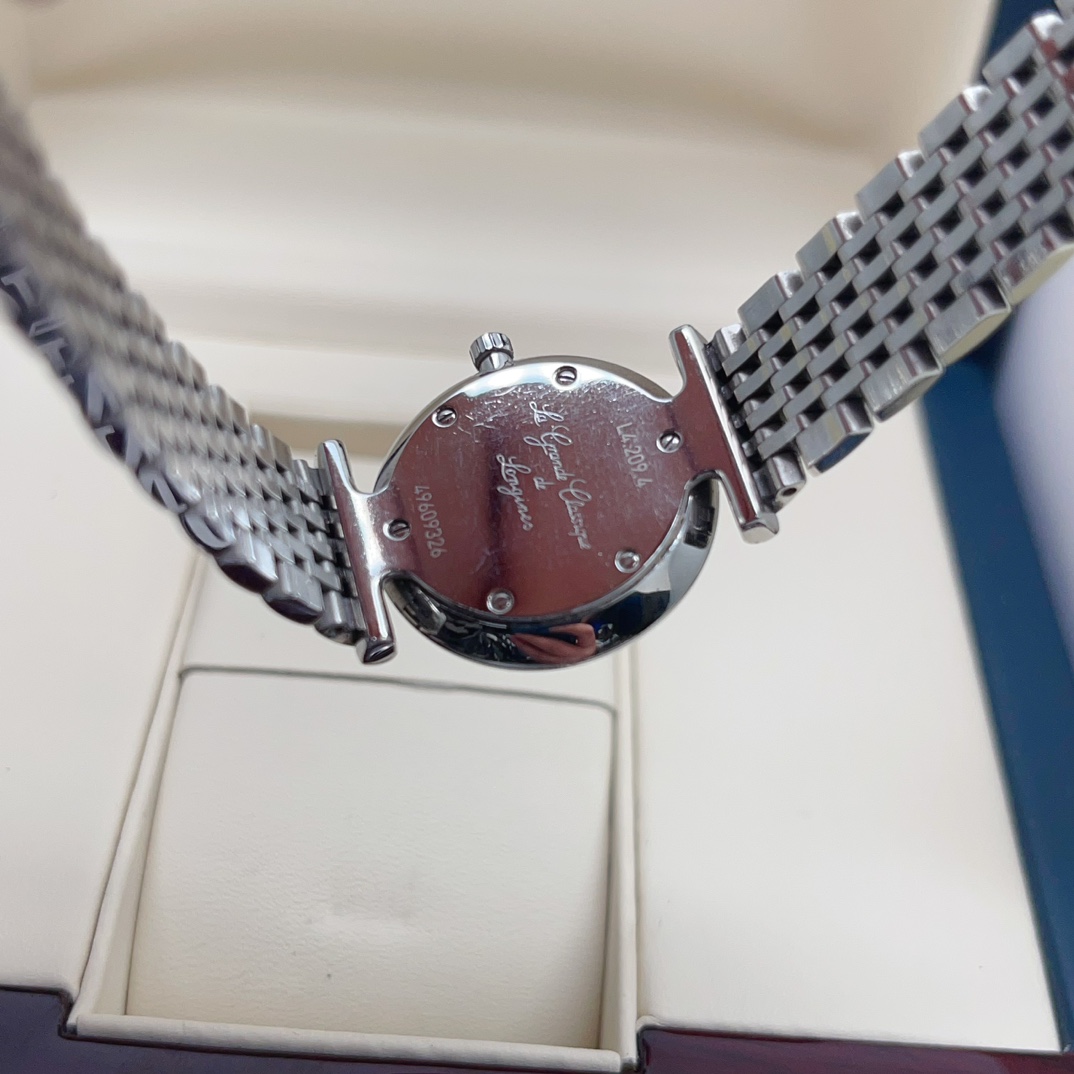 浪琴嘉岚石英女表,最美蓝色盘面