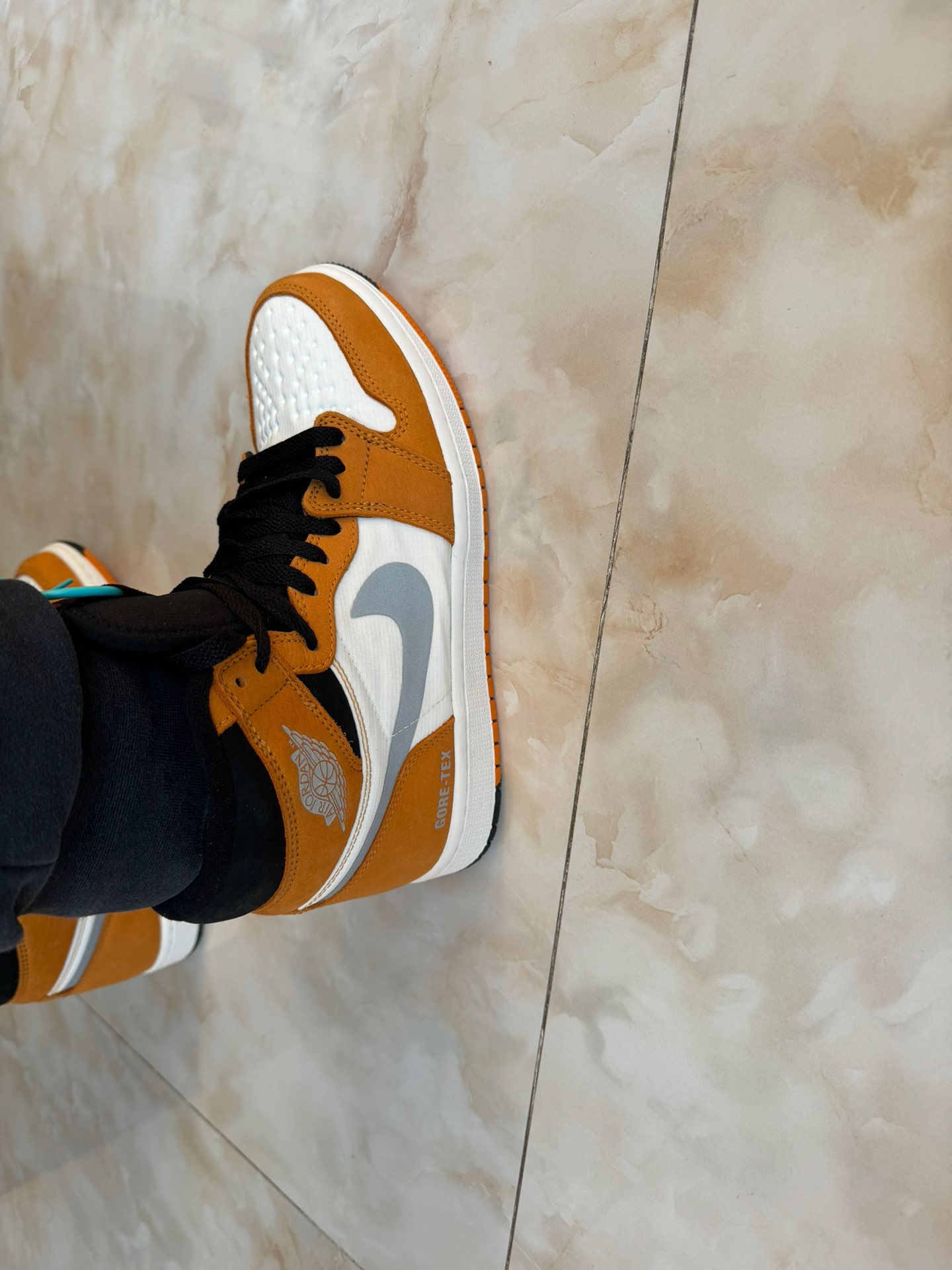 custom review-Jordan Air Jordan 1 Элемент Gore tex 'Свет Curry' Высокий Топ Винтажные баскетбольные кроссовки Мужские