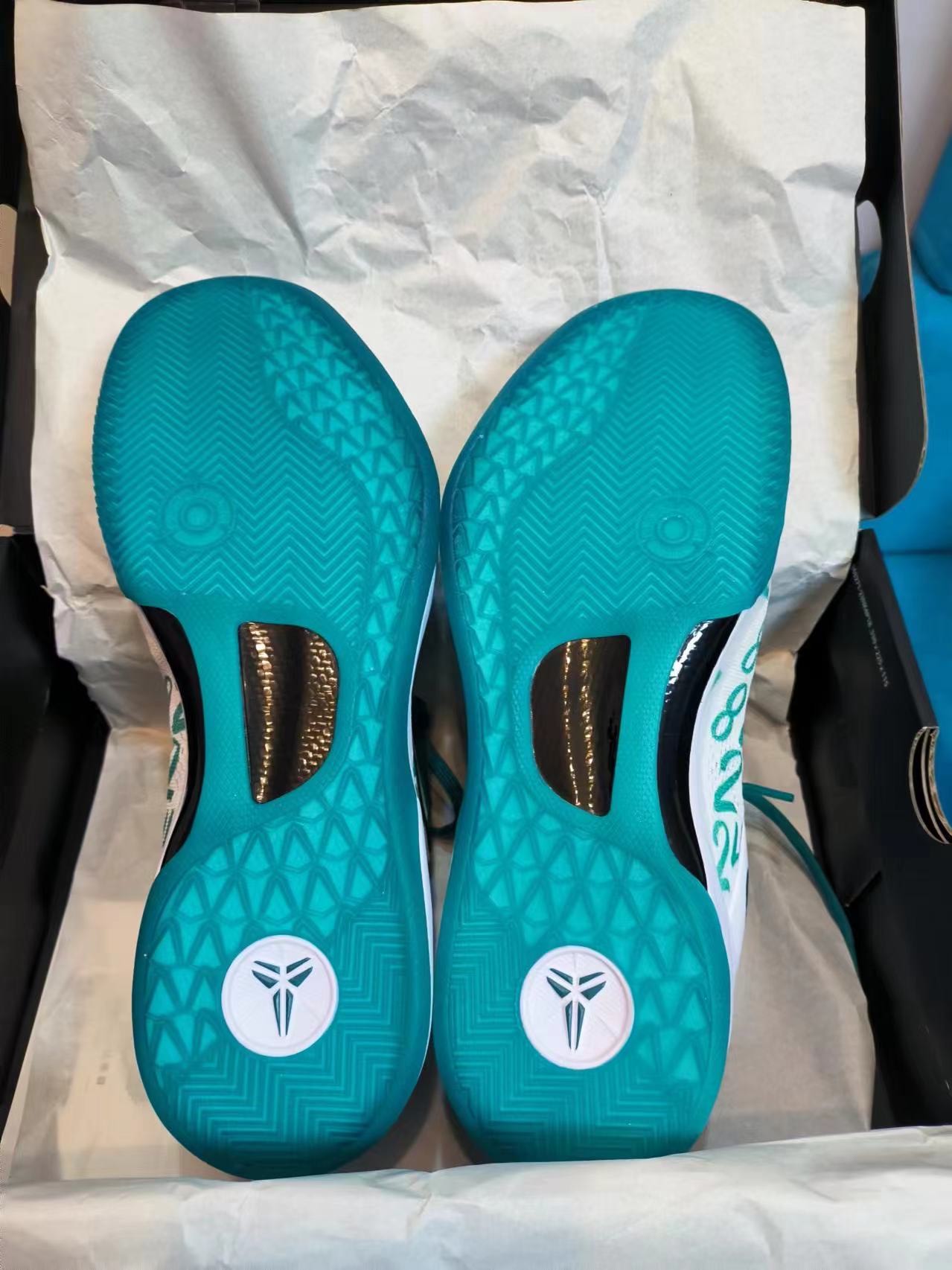 custom review-Nike Kobe 8 Protro "Radiant Emerald"