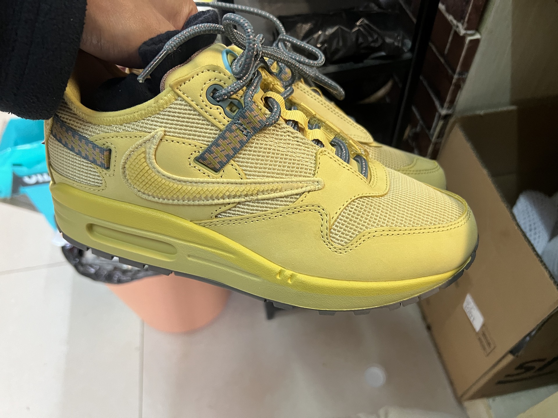 custom review-Nike X Travis Scott Air Max 1 'Saturn Gold'