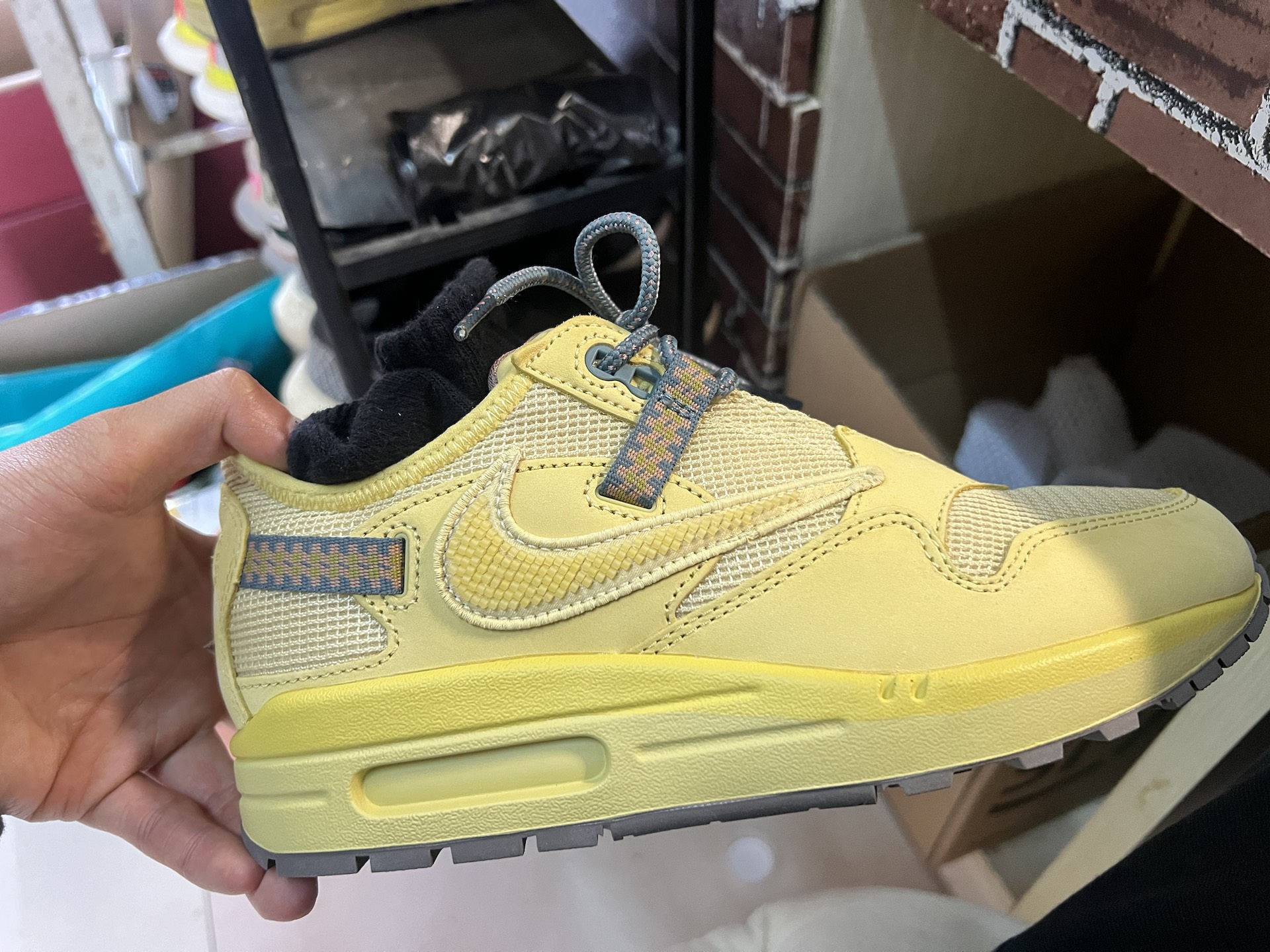 custom review-Nike X Travis Scott Air Max 1 'Saturn Gold'