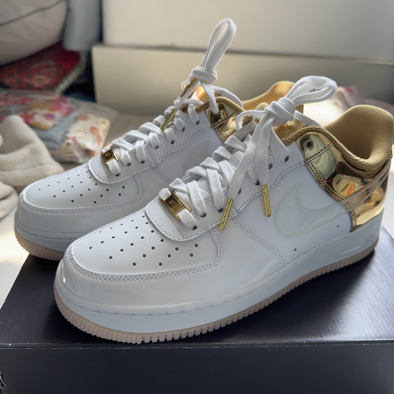 42码 nike air force 1 shanghai/metal gold 低帮/上海限定/白/液态