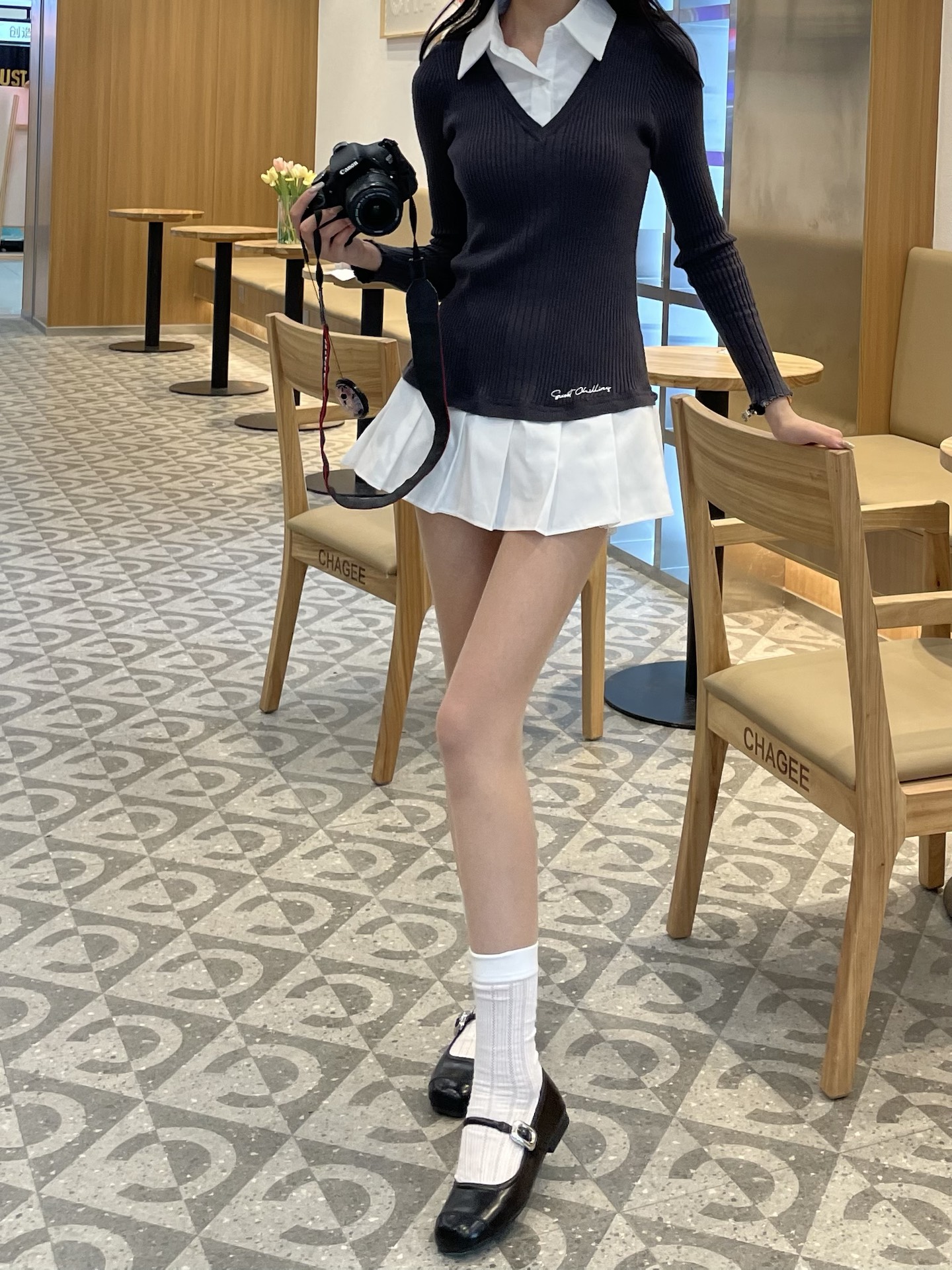 高妹狂喜!小皮鞋配白袜 韩女穿搭悟了