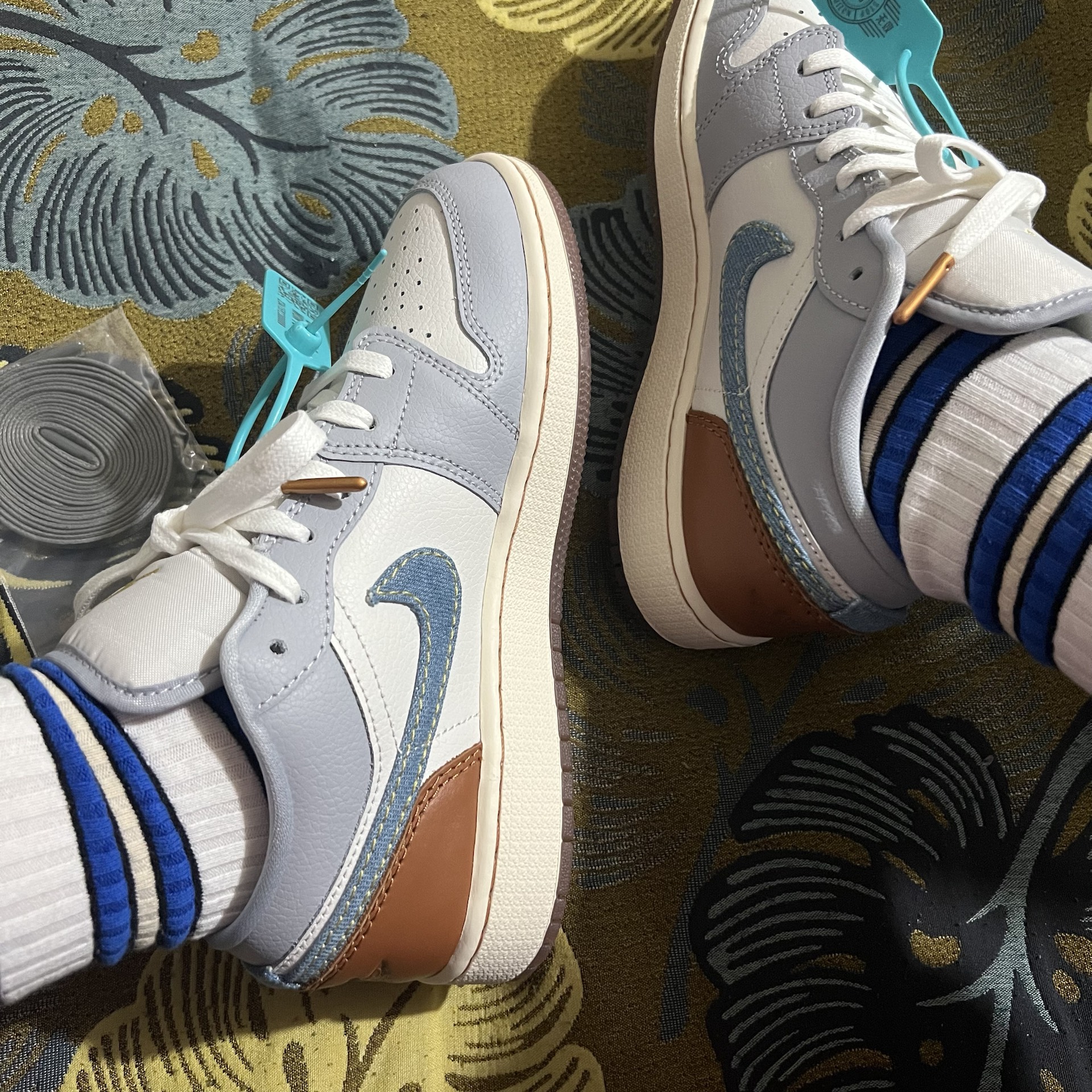 custom review-Jordan Air Jordan 1 Low SE Амортизация Износостойкий Низкий Топ Детские Баскетбольные Кроссовки Белый Синий