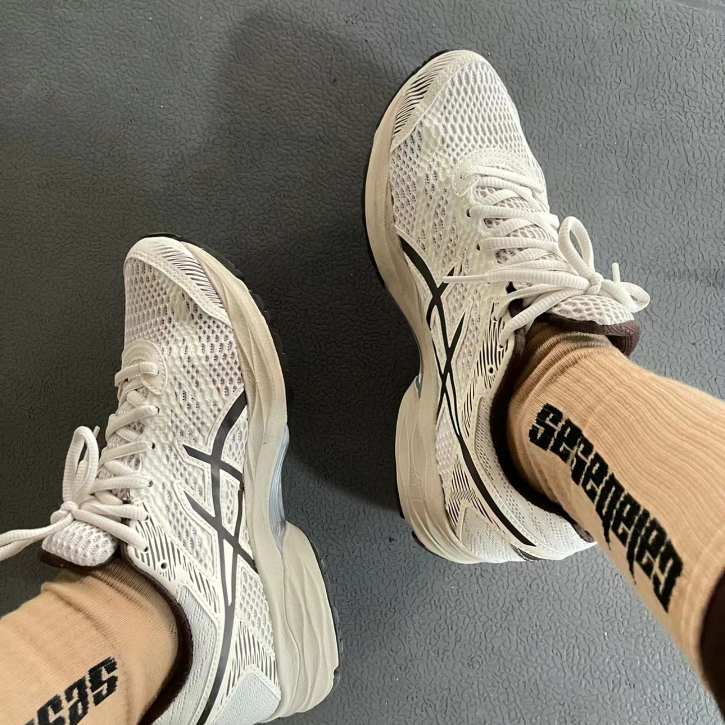 custom review-ASICS Gel FLUX 4 Амортизация Низкий Топ Беговые Кроссовки Женские Коричневый