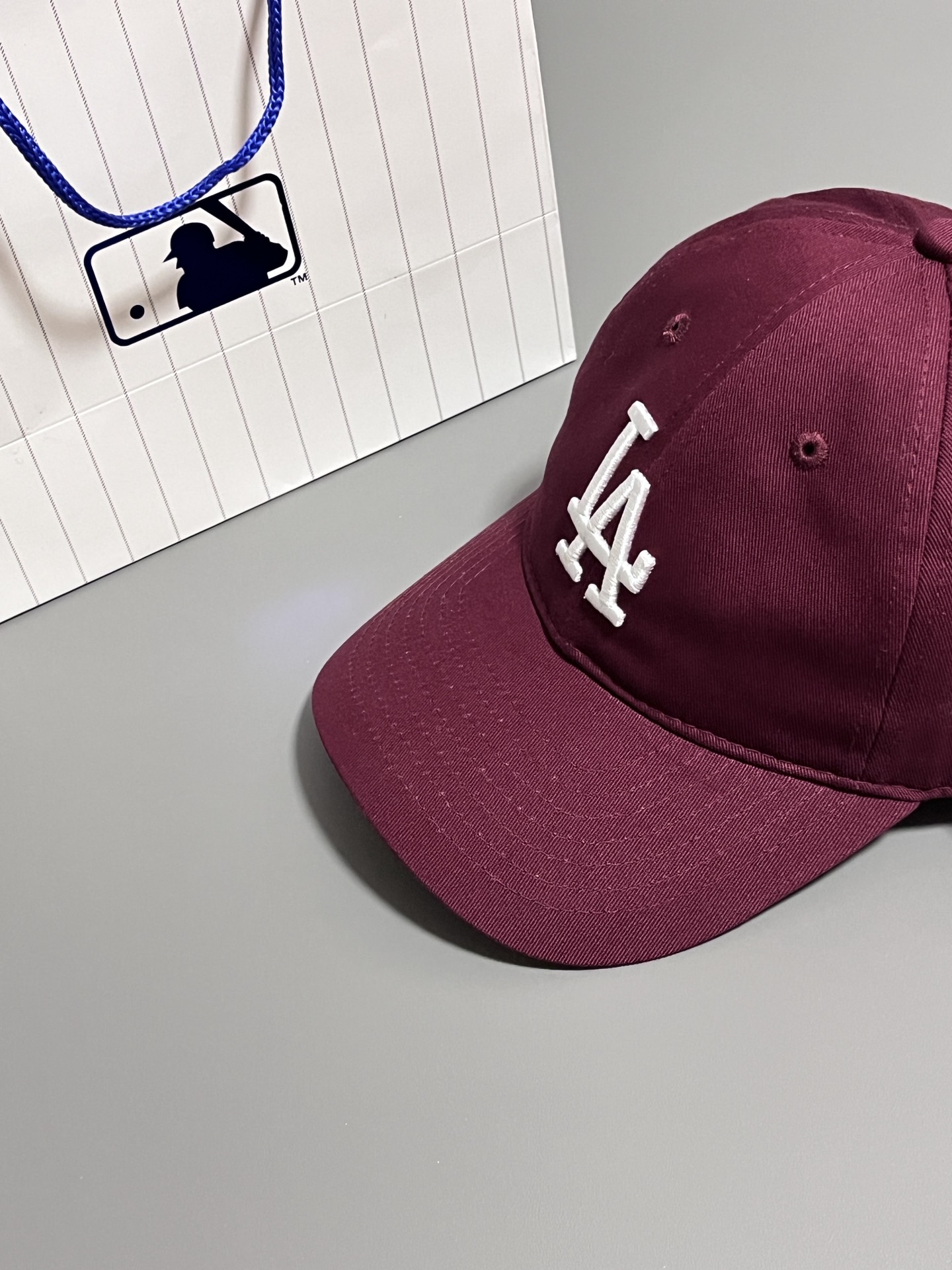 我宣布酒红色棒球帽就是最最最显白的!