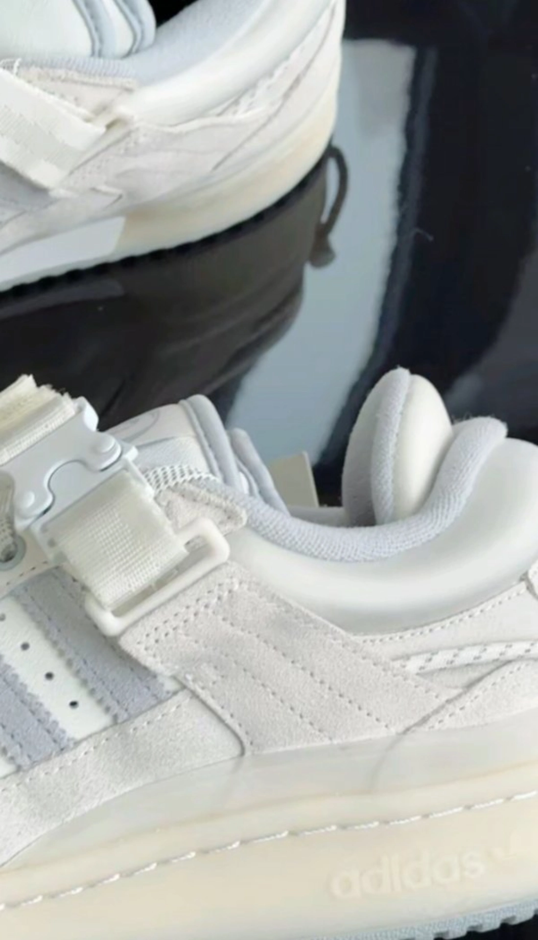 custom review-Bad Bunny X adidas originals FORUM Bad Bunny Кожа Устойчивая к истиранию Низкие Кроссовки для скейтбординга Унисекс