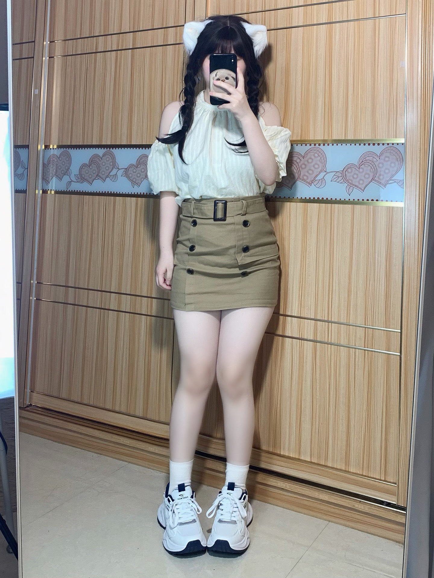 包臀裙➕老爹鞋 穿去学校回头率好高