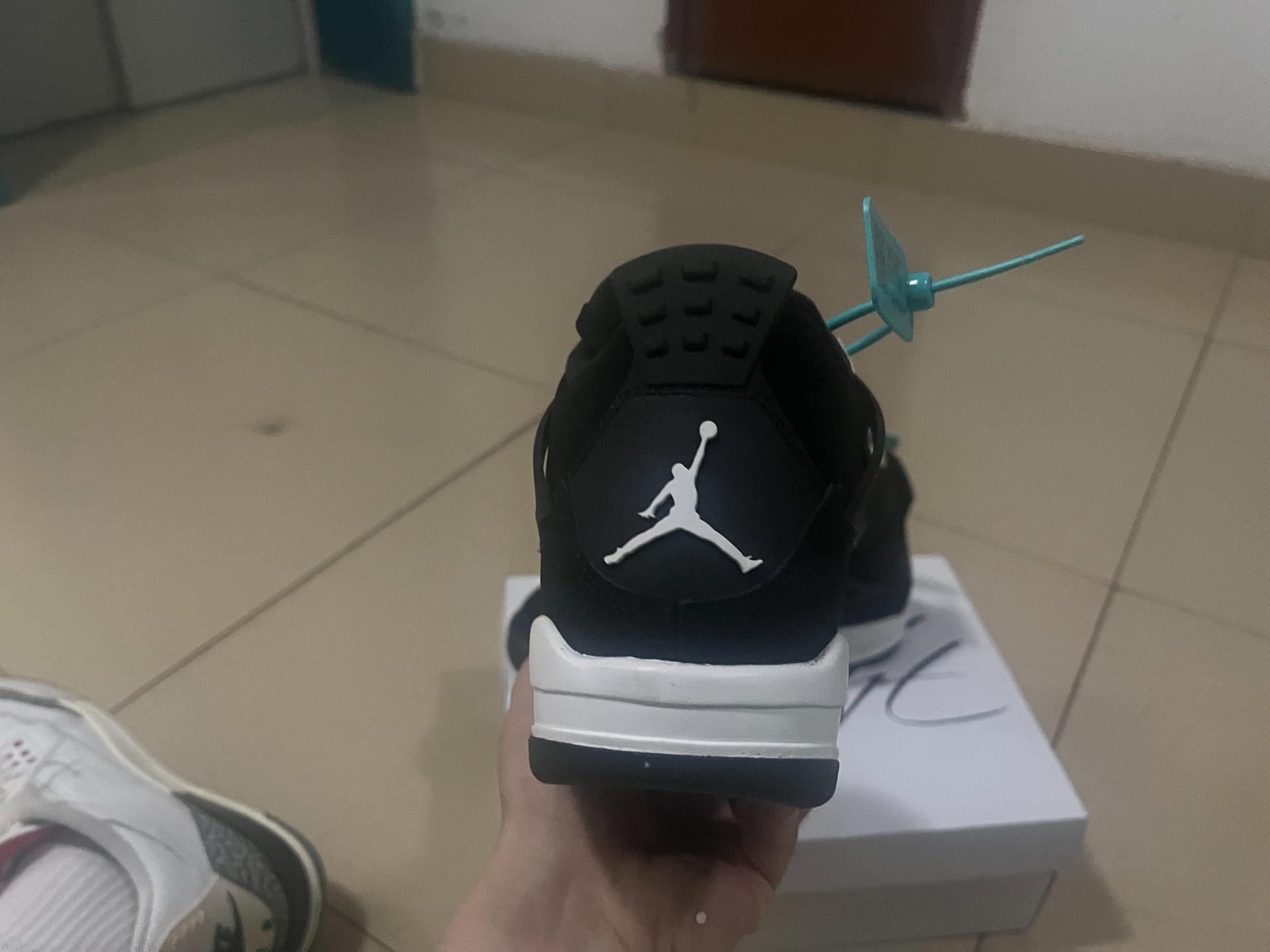 custom review-Jordan 4 Retro White Thunder GS