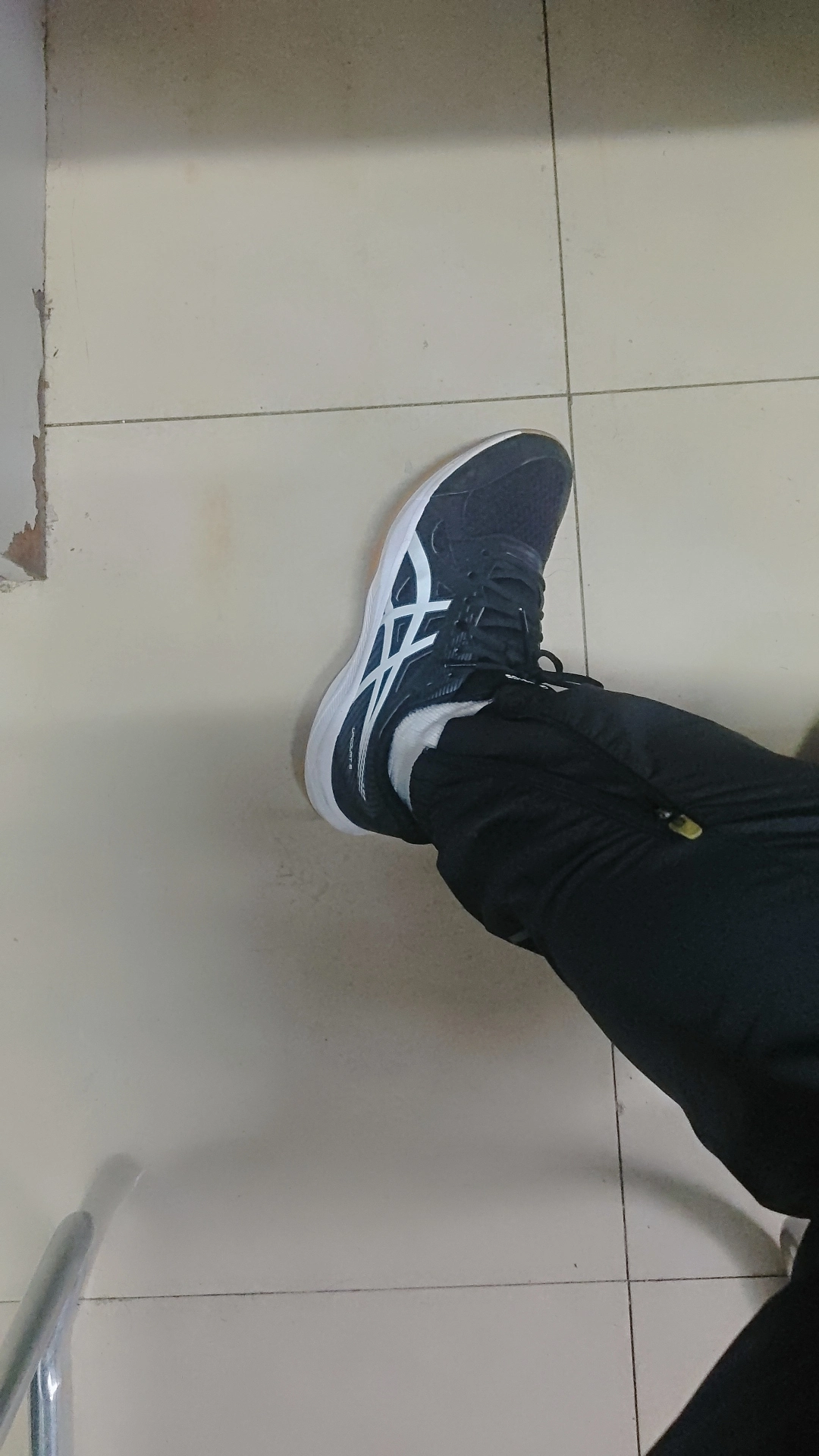 custom review-Asics Гель UPCOURT 6 Удобные и Легкие Устойчивые к Износу Низкие Кроссовки для Тренировок Мужские Черно-Белые