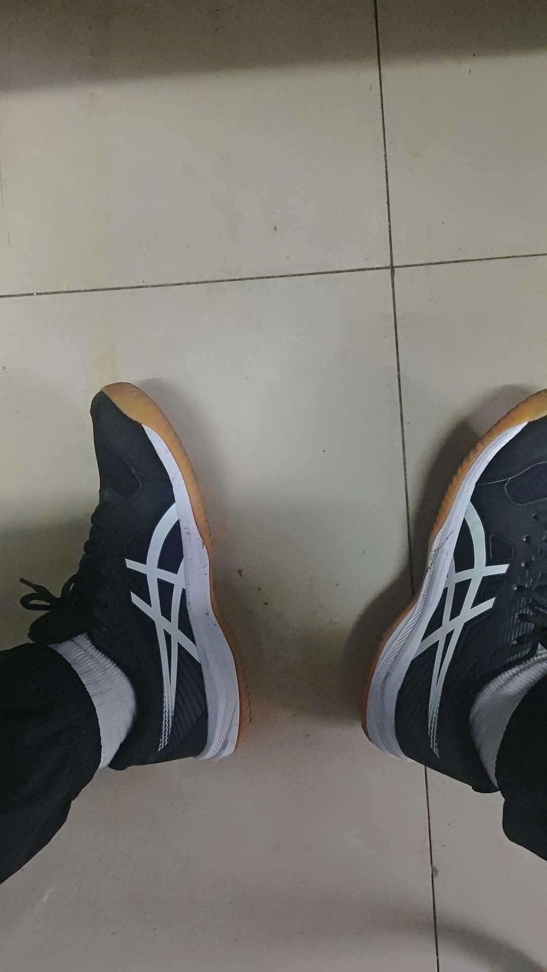 custom review-Asics Гель UPCOURT 6 Удобные и Легкие Устойчивые к Износу Низкие Кроссовки для Тренировок Мужские Черно-Белые