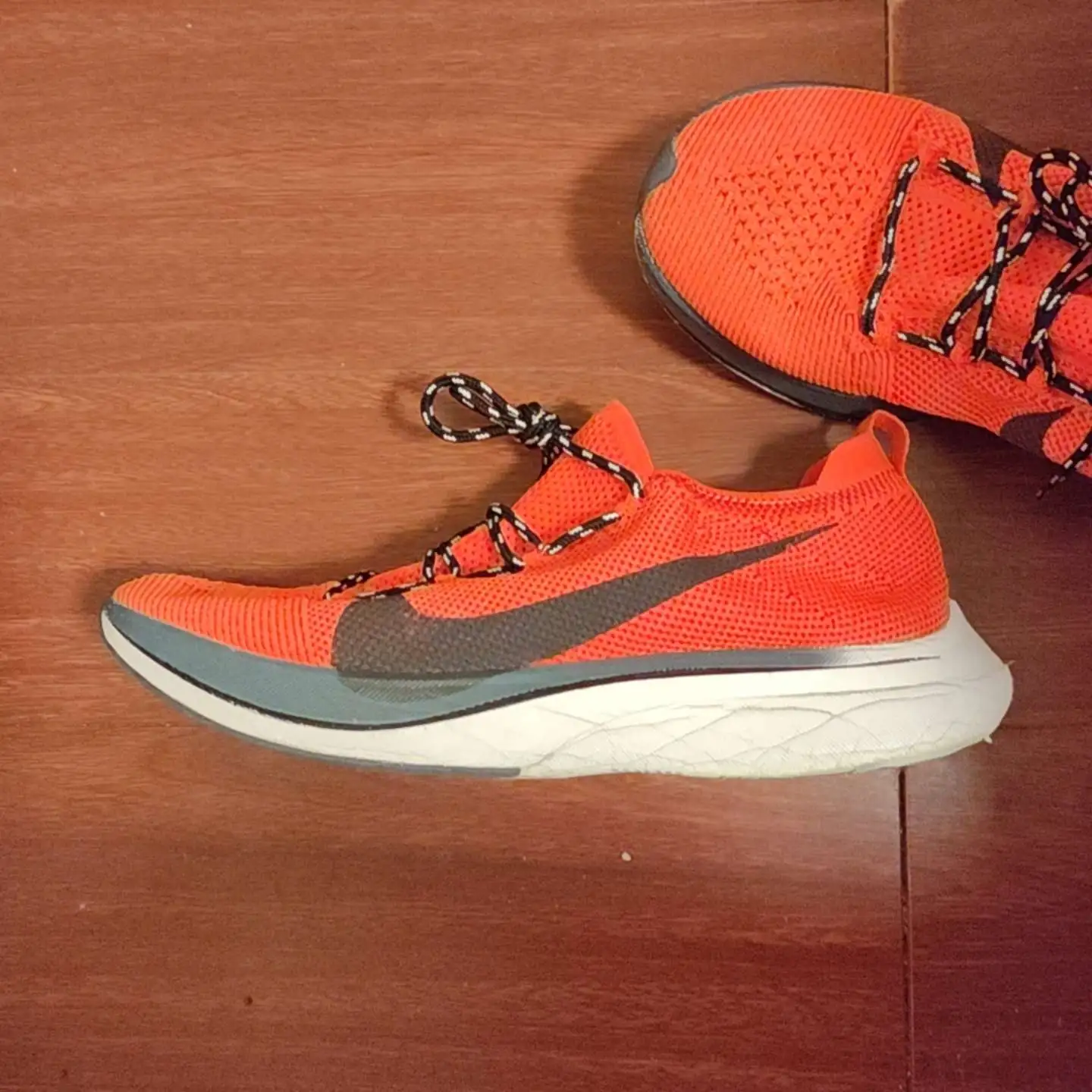 Nike Vaporfly 4 Flyknit Authenticity Check：Expert Guide