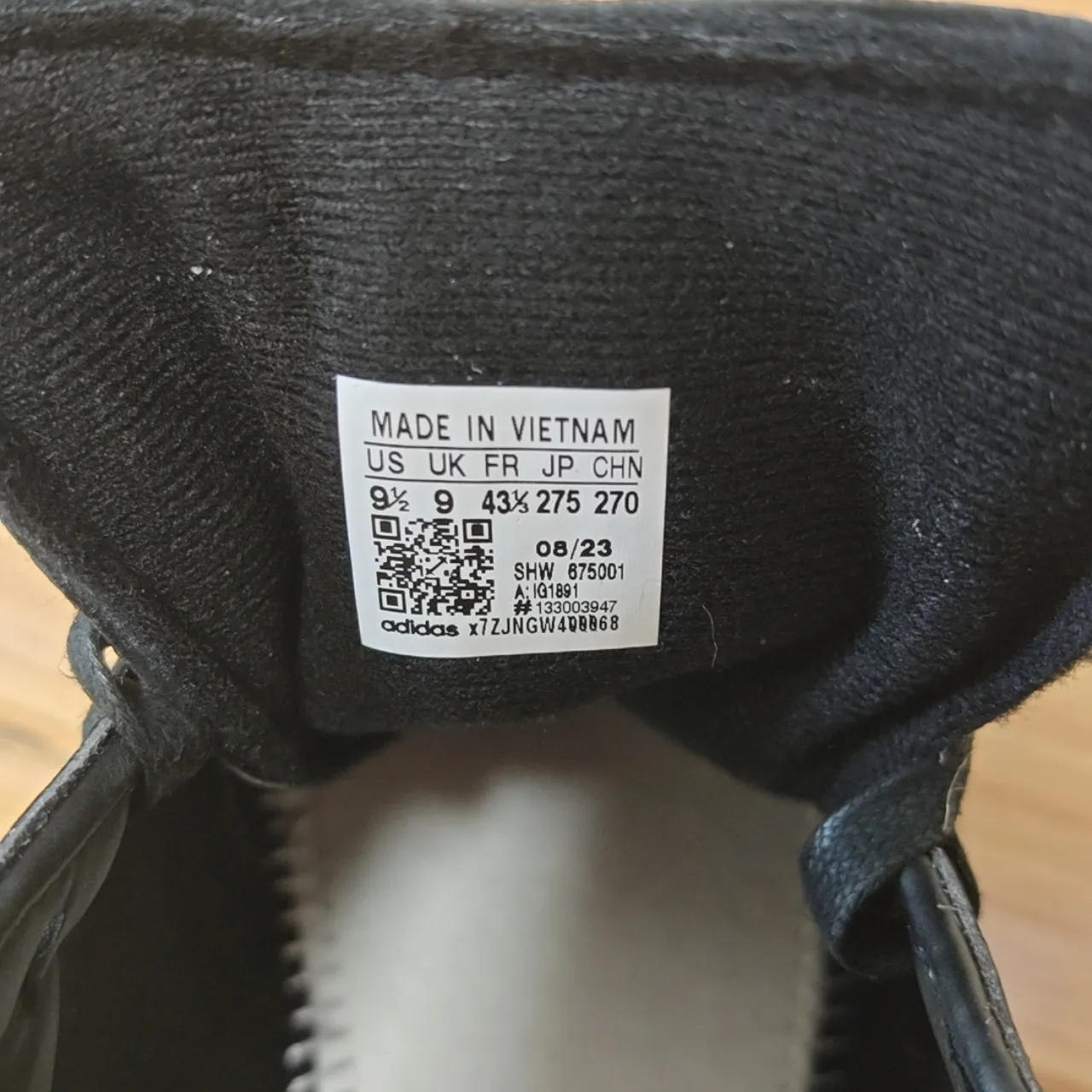 How to Spot FakeBlack Adidas Gazelle Shoes Authenticity Check - POIZON