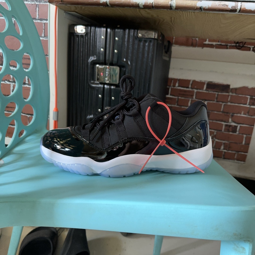 jordan 11 low infrared on feet