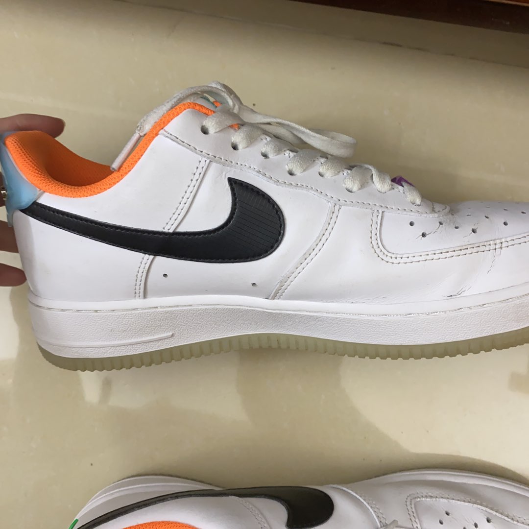 white air force 1 orange check