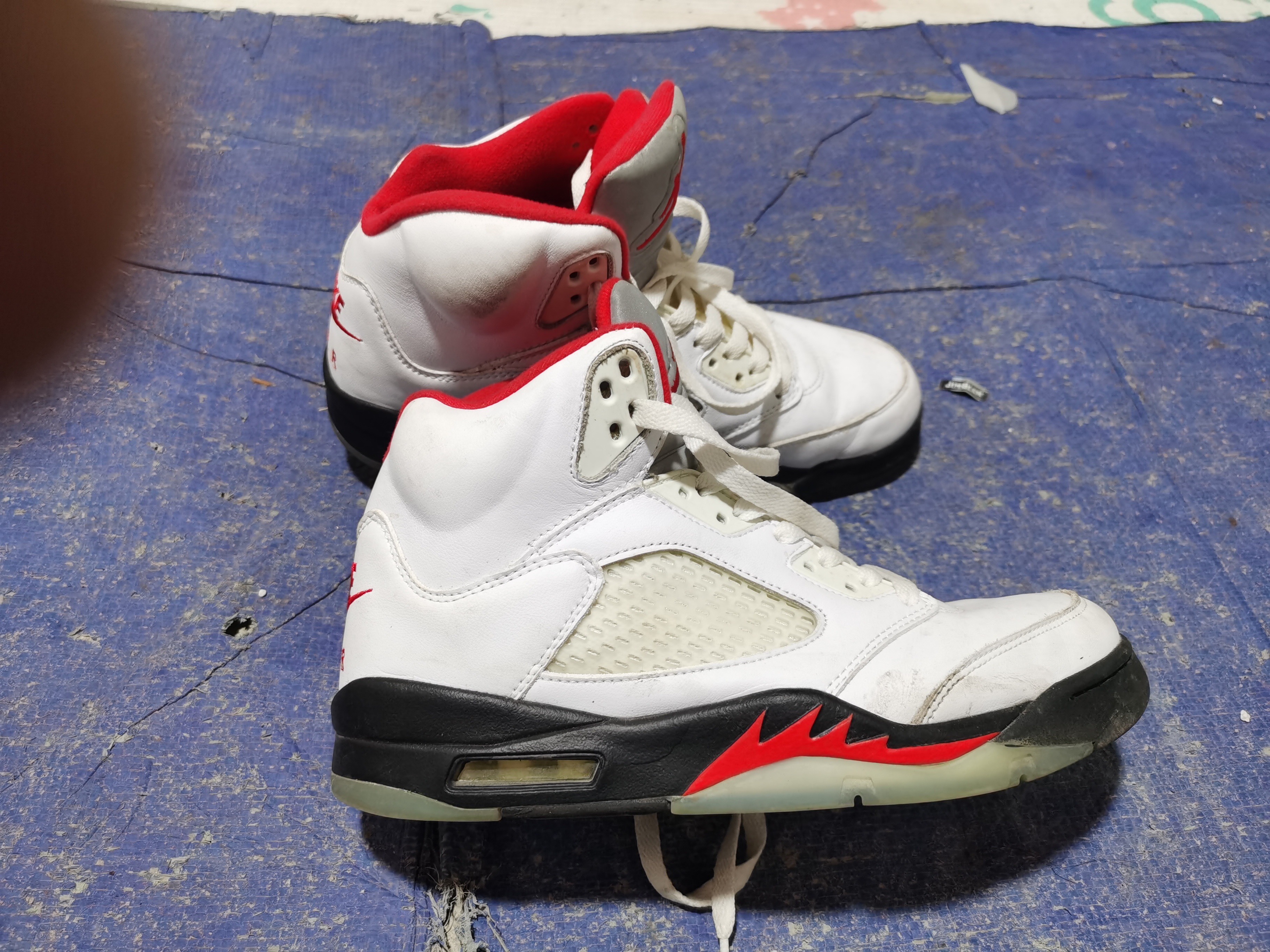 jordan 5 fire red 2020 real vs fake