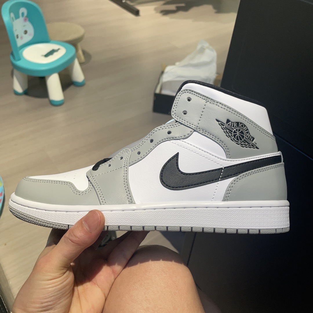 fake jordan 1 black light