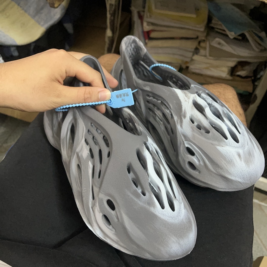 yeezy foam runner fake