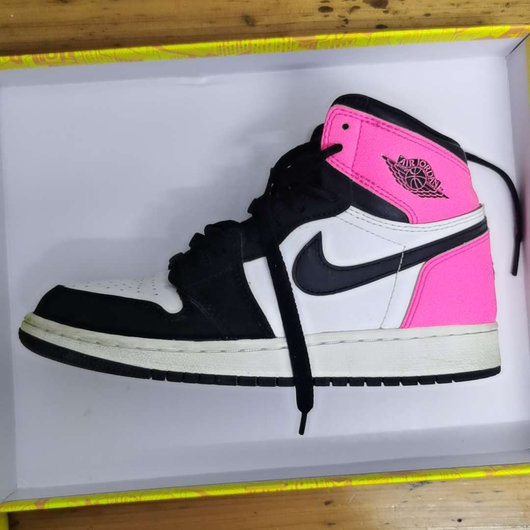 valentines day jordan 1s