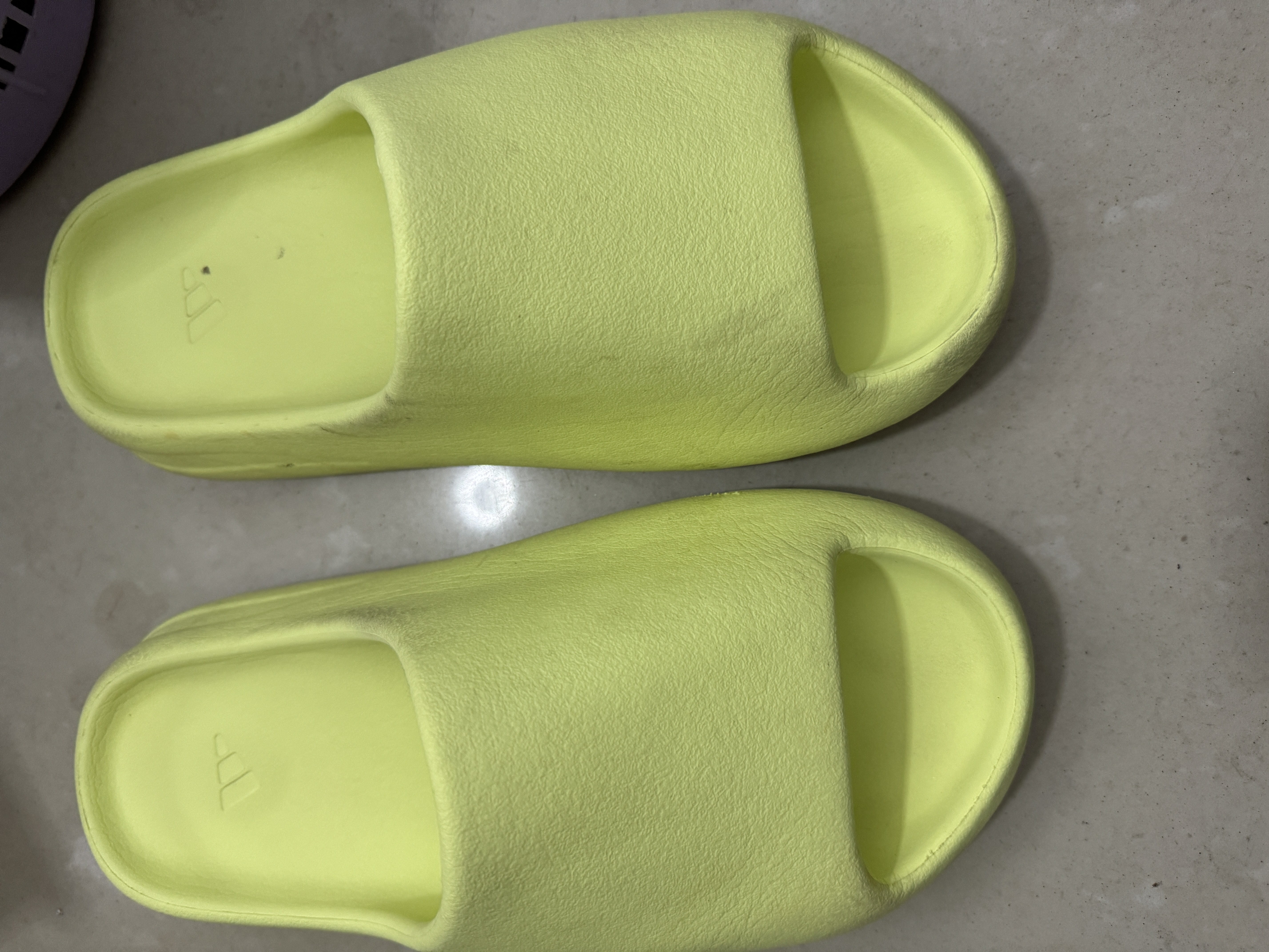 yeezy slides at footlocker