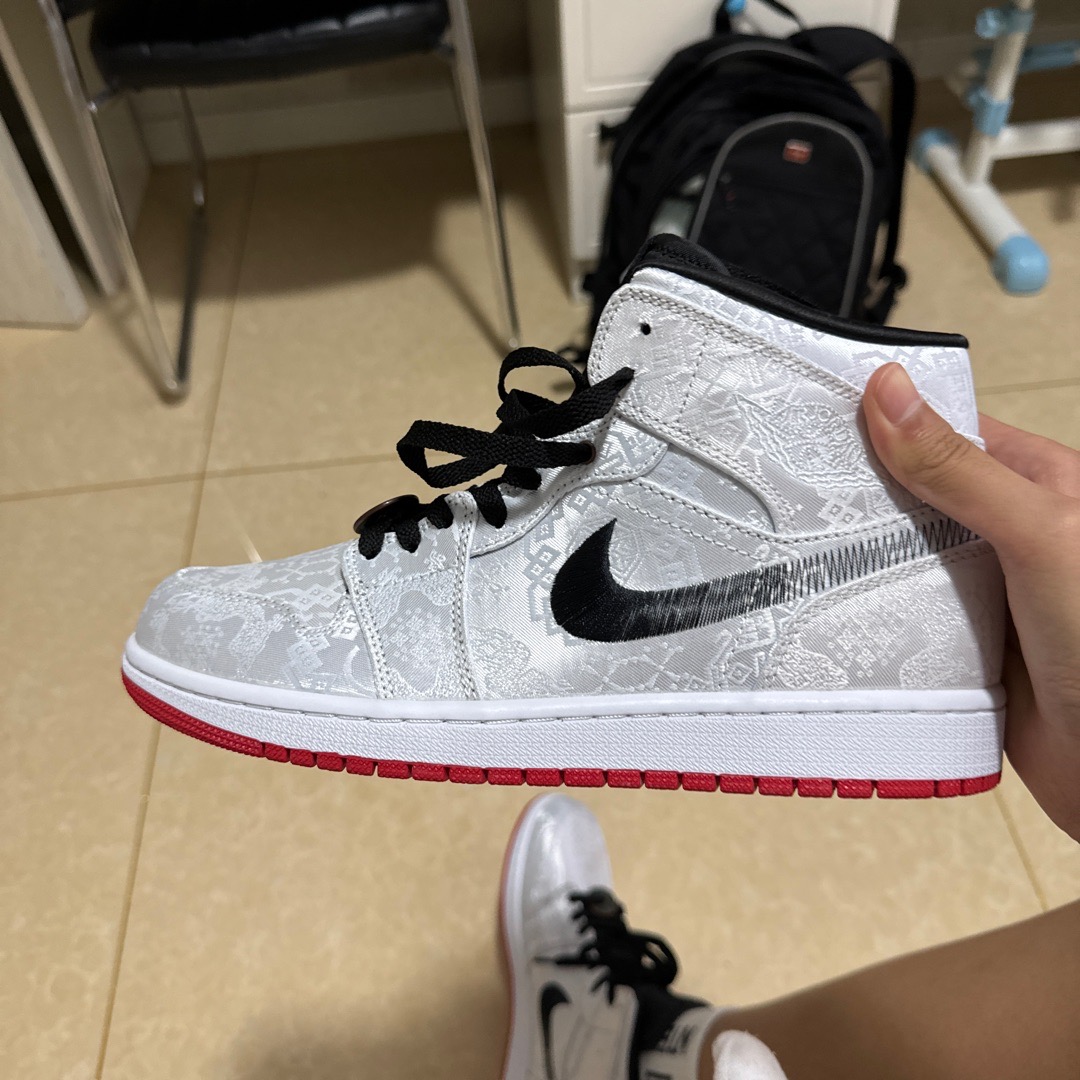 How to Spot Fake：Jordan 1 Mid Fearless Authenticity Check