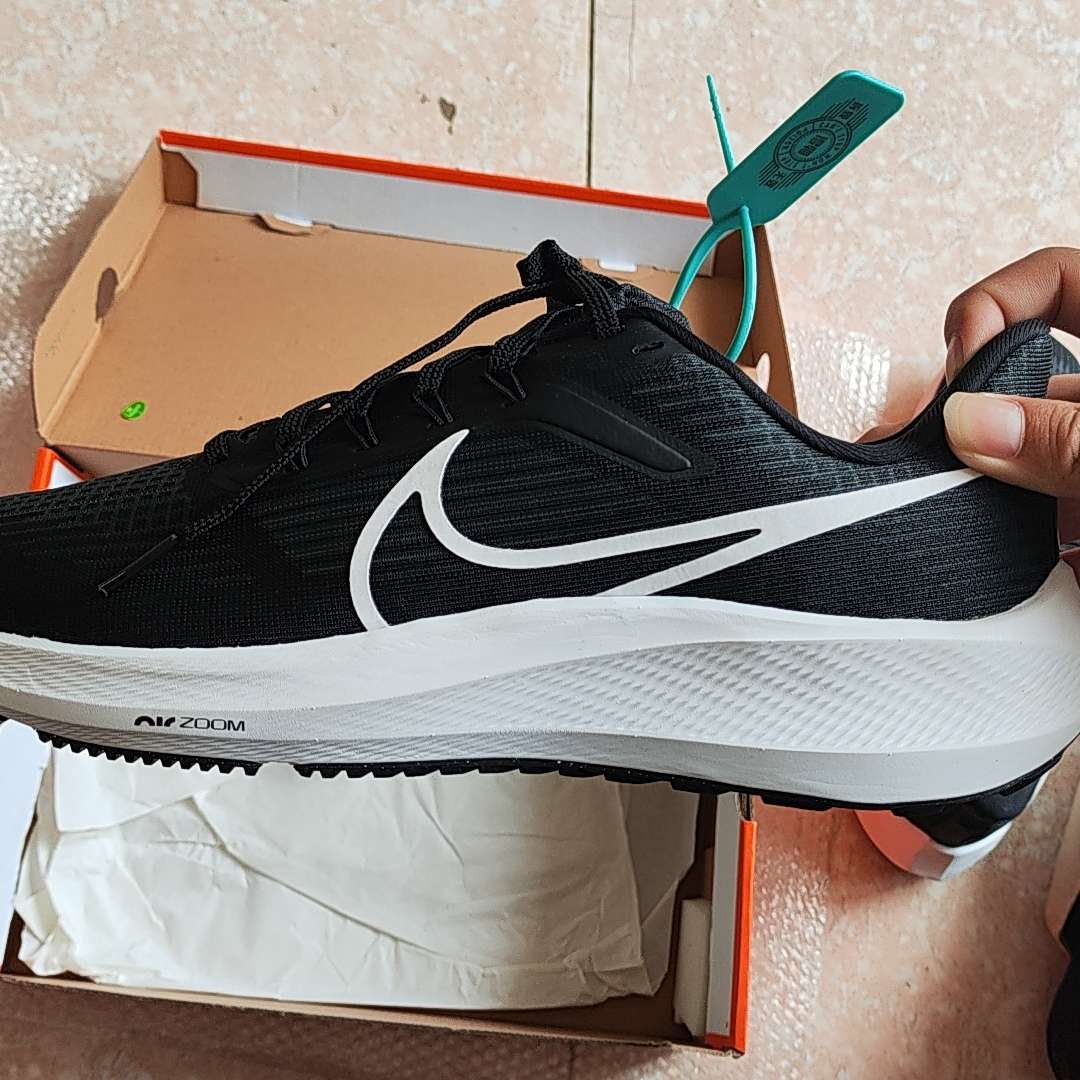 are nike pegasus good for flat feet