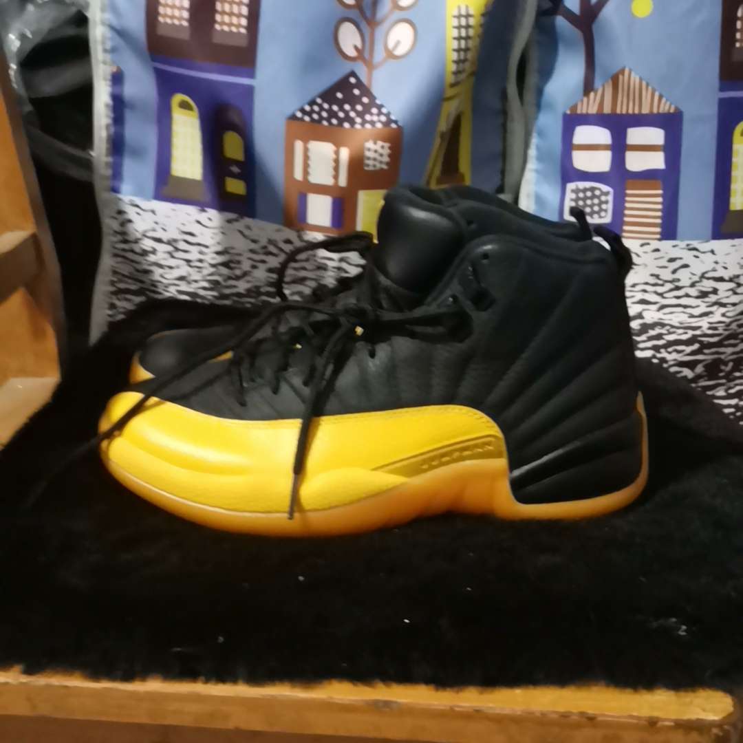 university gold 12s real vs fake