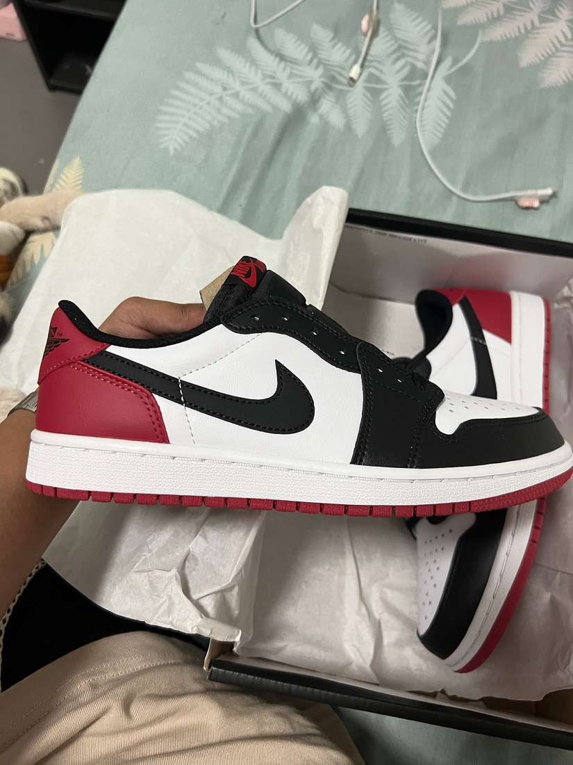 air jordan 1 black toe box