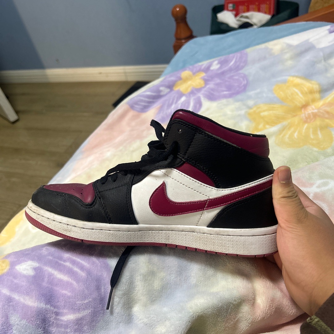 how to tell if jordan 1 bred toe are fake