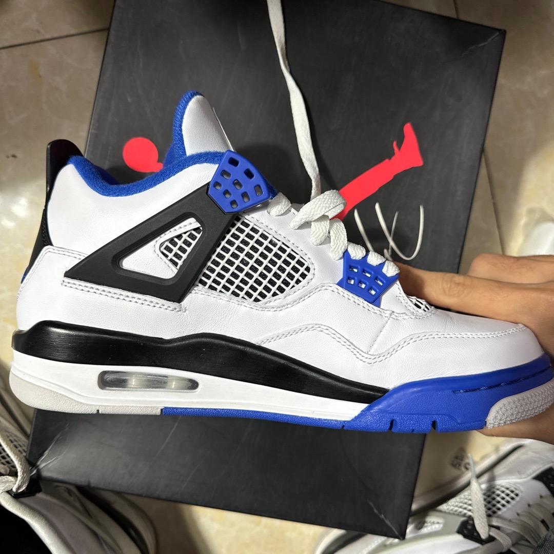 retro 4 university blue real vs fake