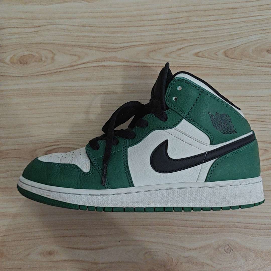 how to spot fake jordan 1 pine green